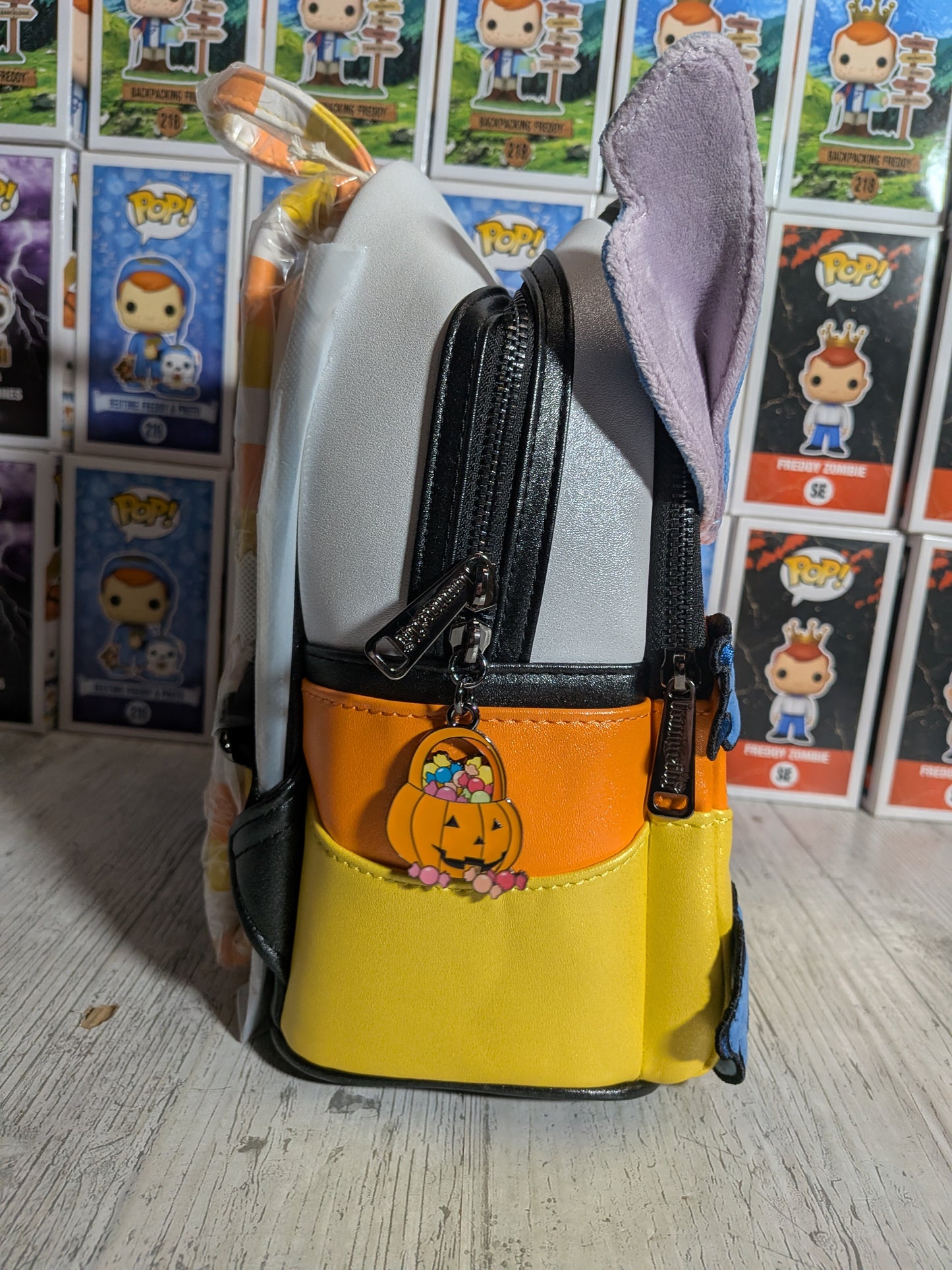 Loungefly Disney - Candy Corn Stitch Mini-Rucksack