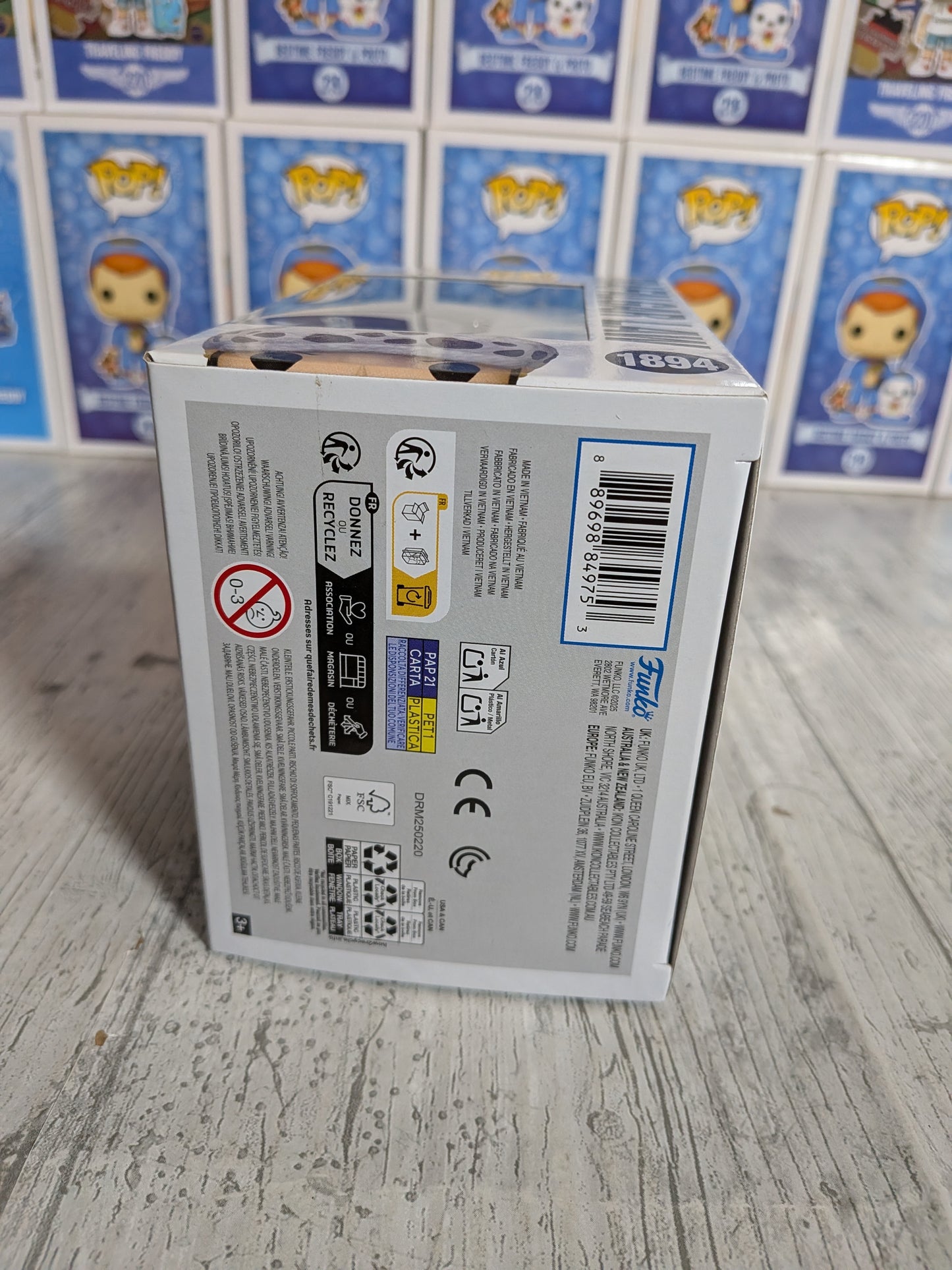 Funko Pop One Piece #1894 - Tafalgar Law (Leuchtend)
