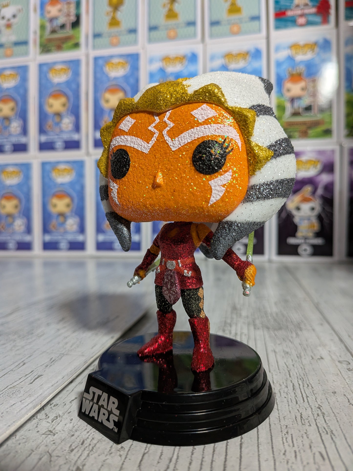 Funko Pop Star Wars #268 – Ahsoka Tano (Diamond/Geöffnet/Beschädigte Verpackung)