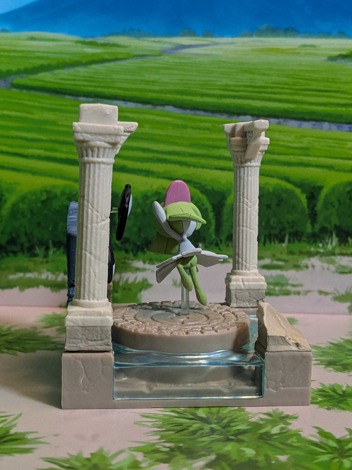 Re-Ment Pokémon: Diorama Collection - Ancient Castle Ruins - Kirlia & Zarbi | Kirlia & Unown | Kilia & Anōn (~10cm)