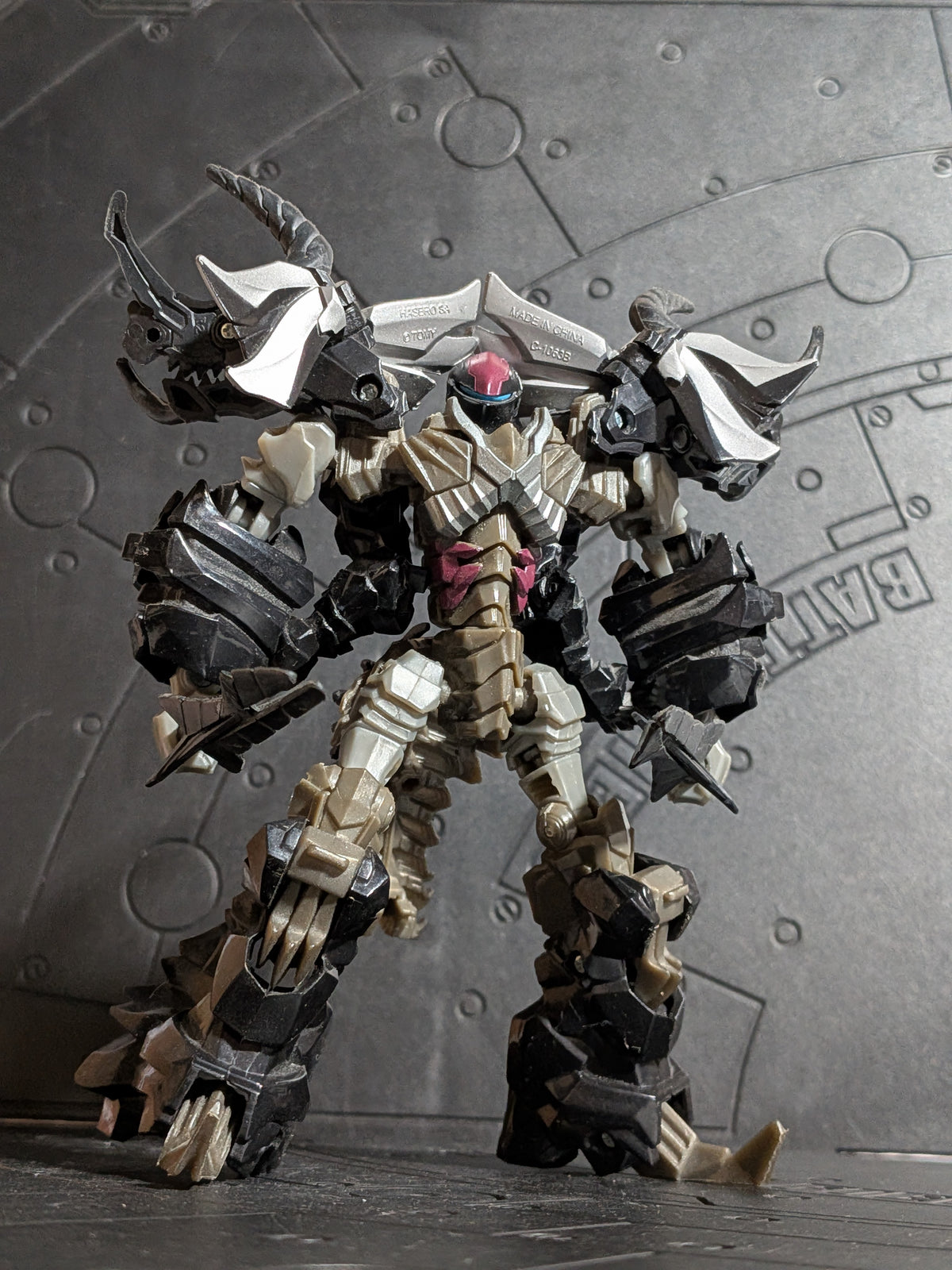 Transformers Age of Extinction - Deluxe Class : Black Knight Slug