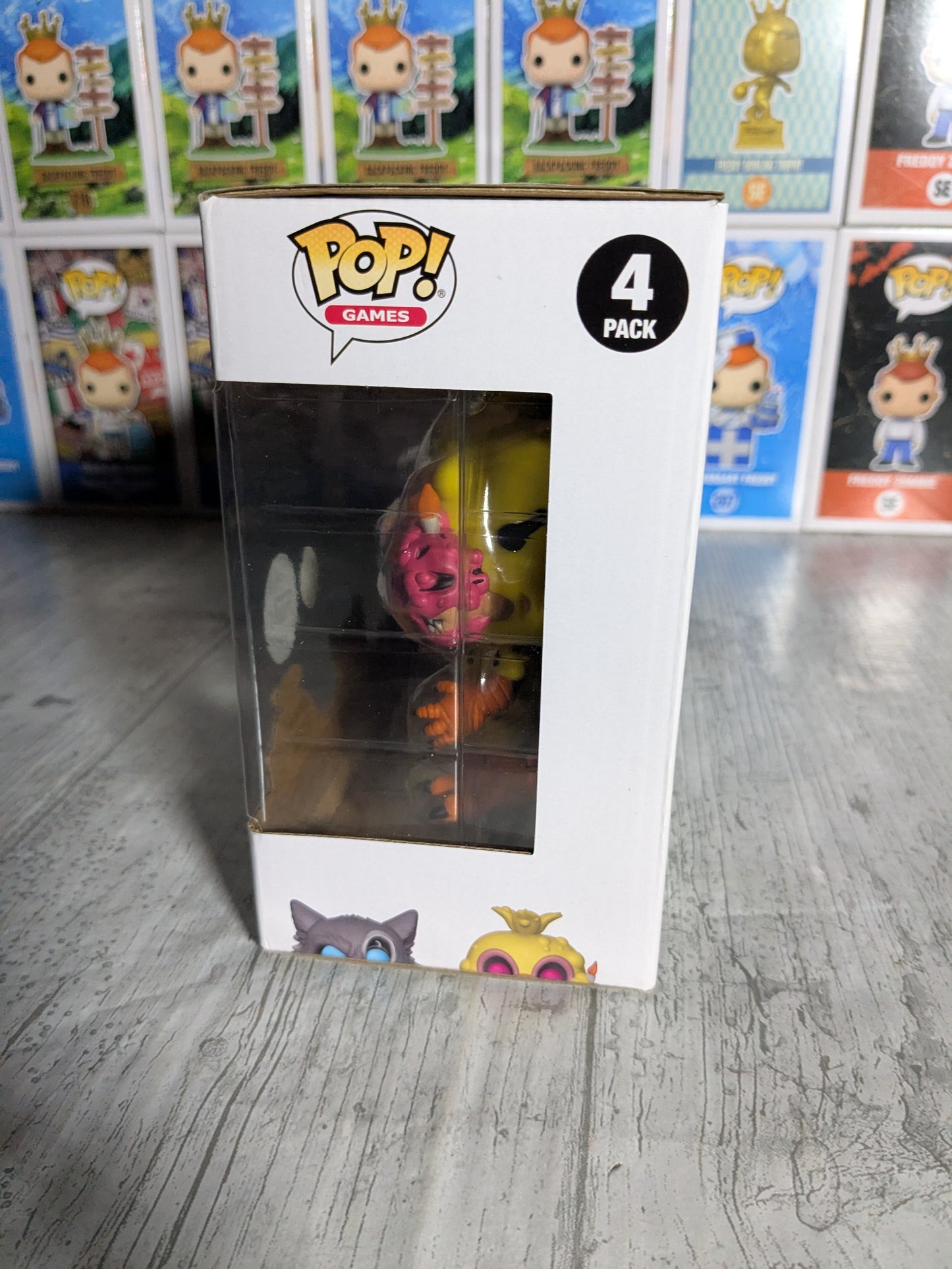 Funko pop : Twisted Freddy / Twisted Bonnie / Twisted Wolf / Twisted Chica (glow)