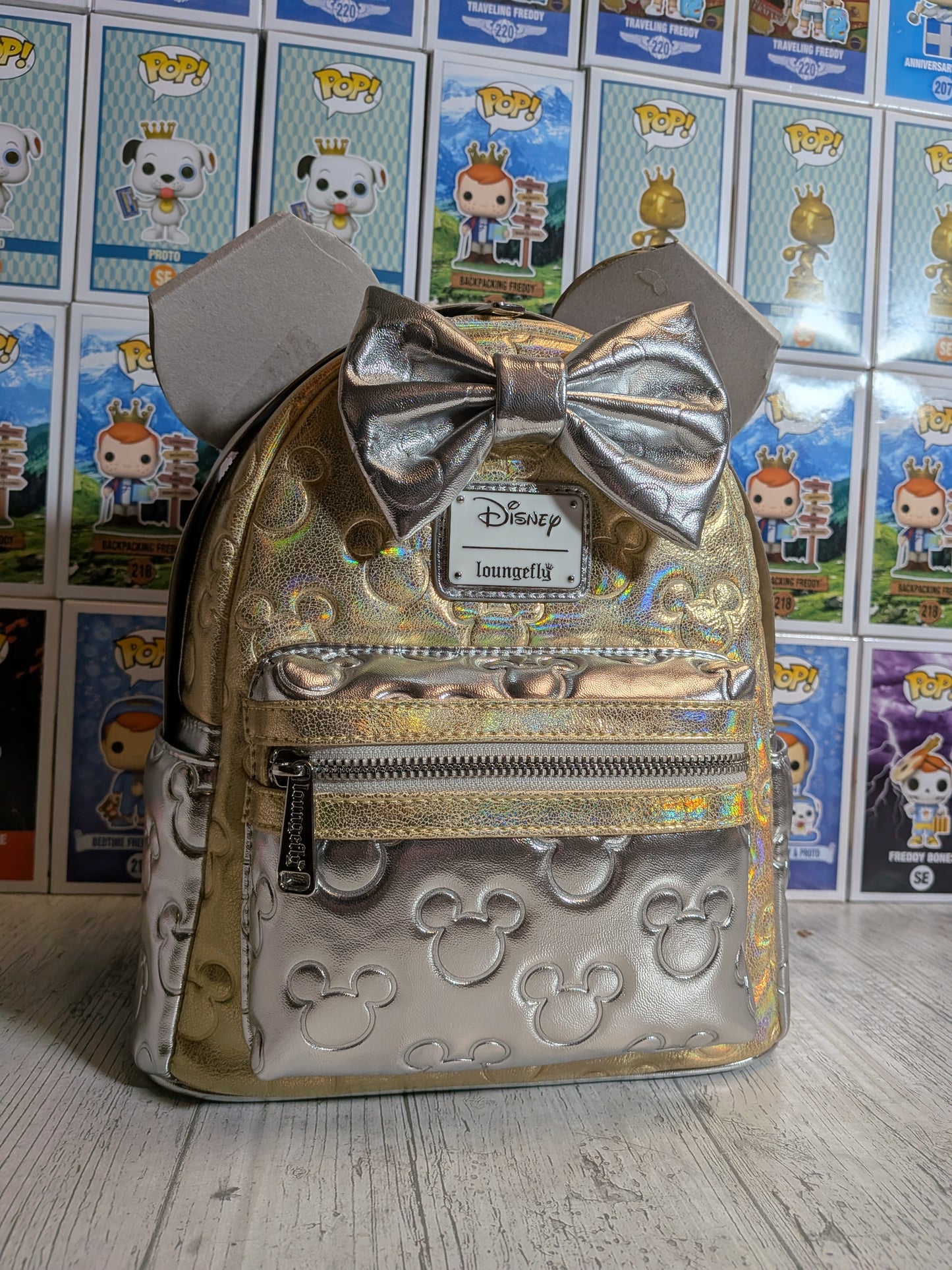 Loungefly Disney - Minnie Mouse Metallic Stepp-Mini-Rucksack 🎀
