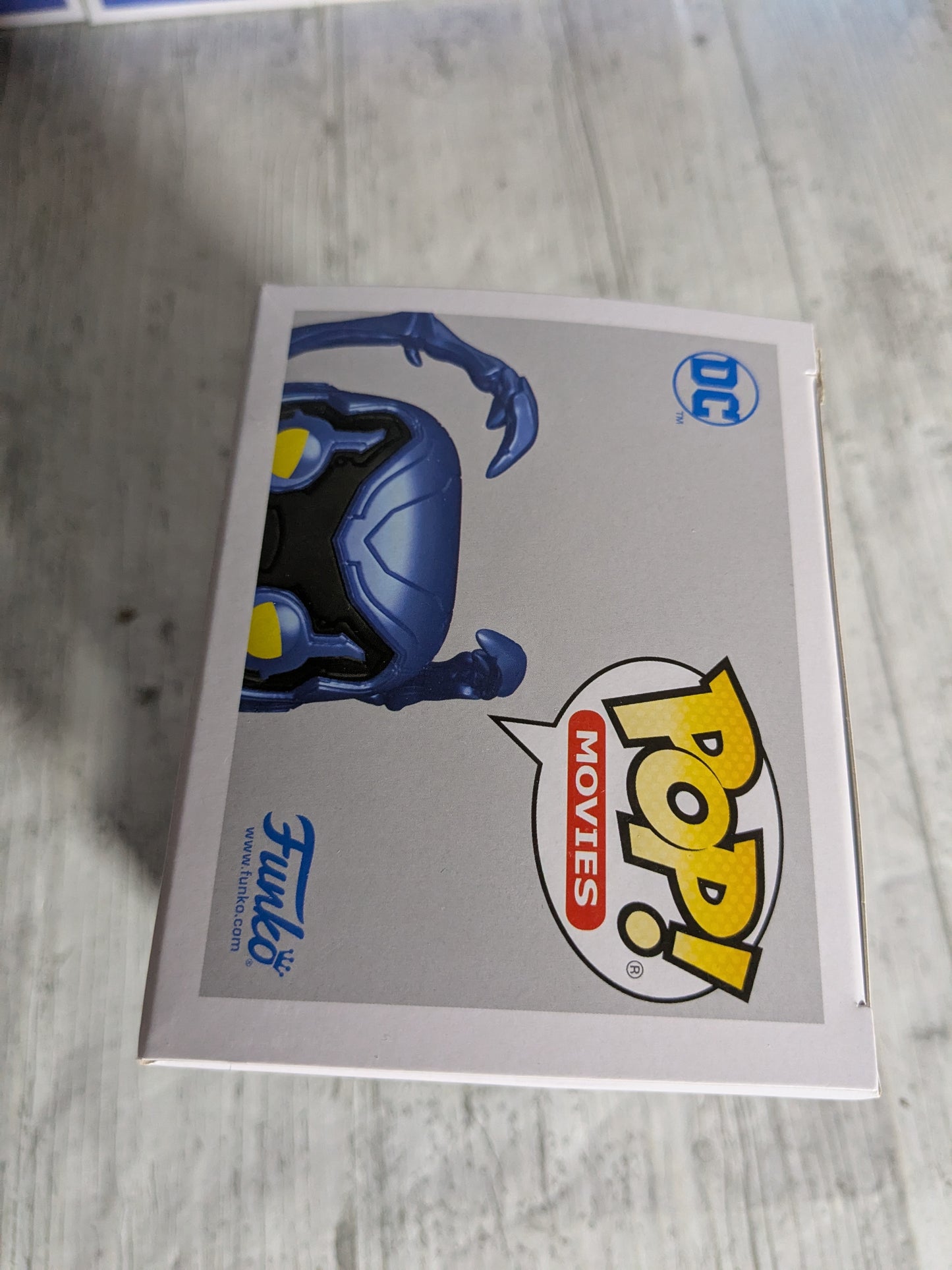 Funko pop 1406 : Blue Beetle (Glow)