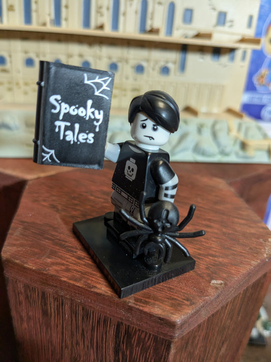 Lego Minifigures : Spooky Boy