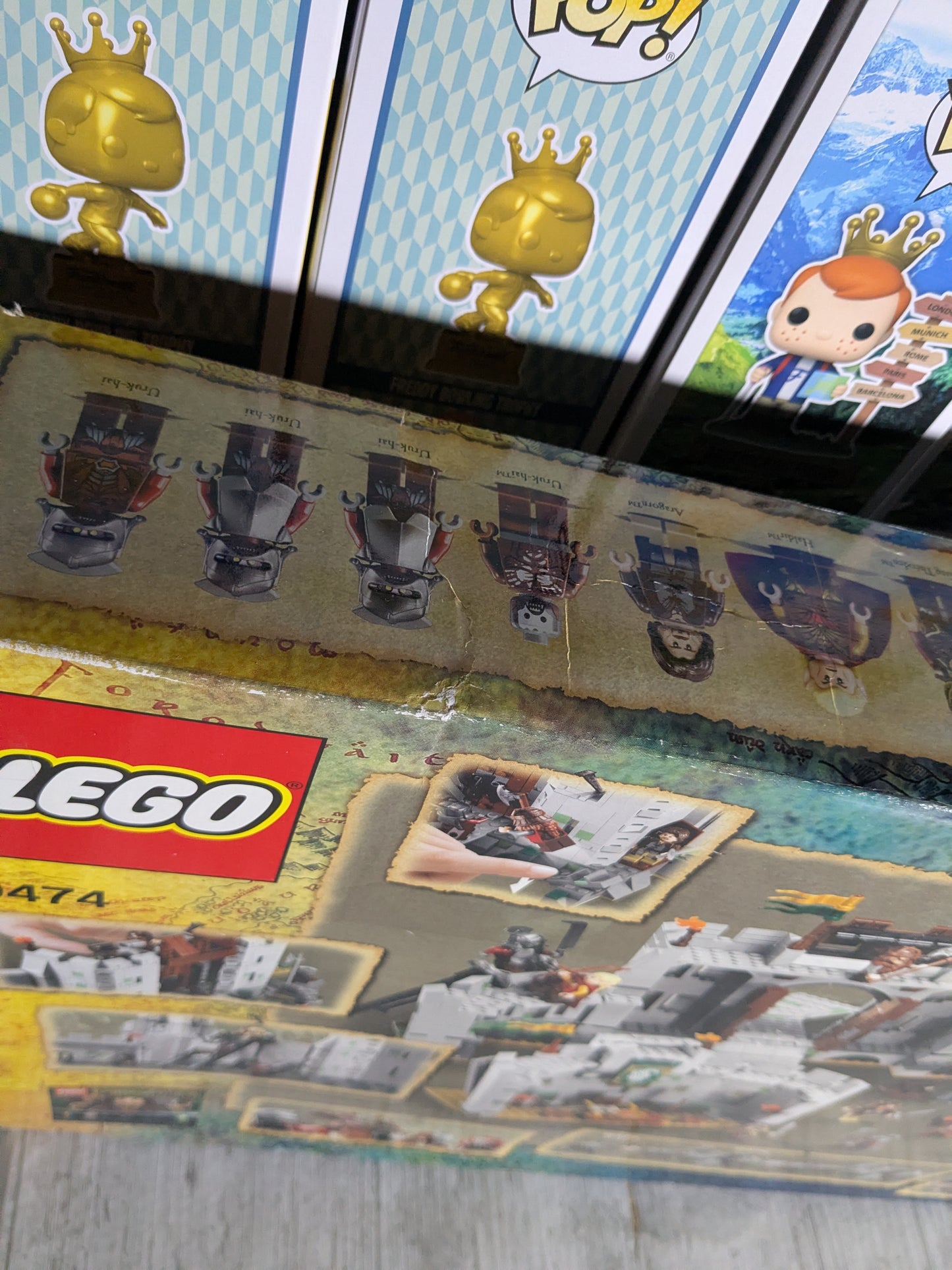 LEGO The Lord of the Rings #9474 - The Battle of Helm's Deep (Damaged Box)