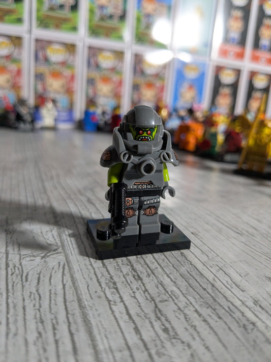 LEGO Minifigures : Alien Avenger
