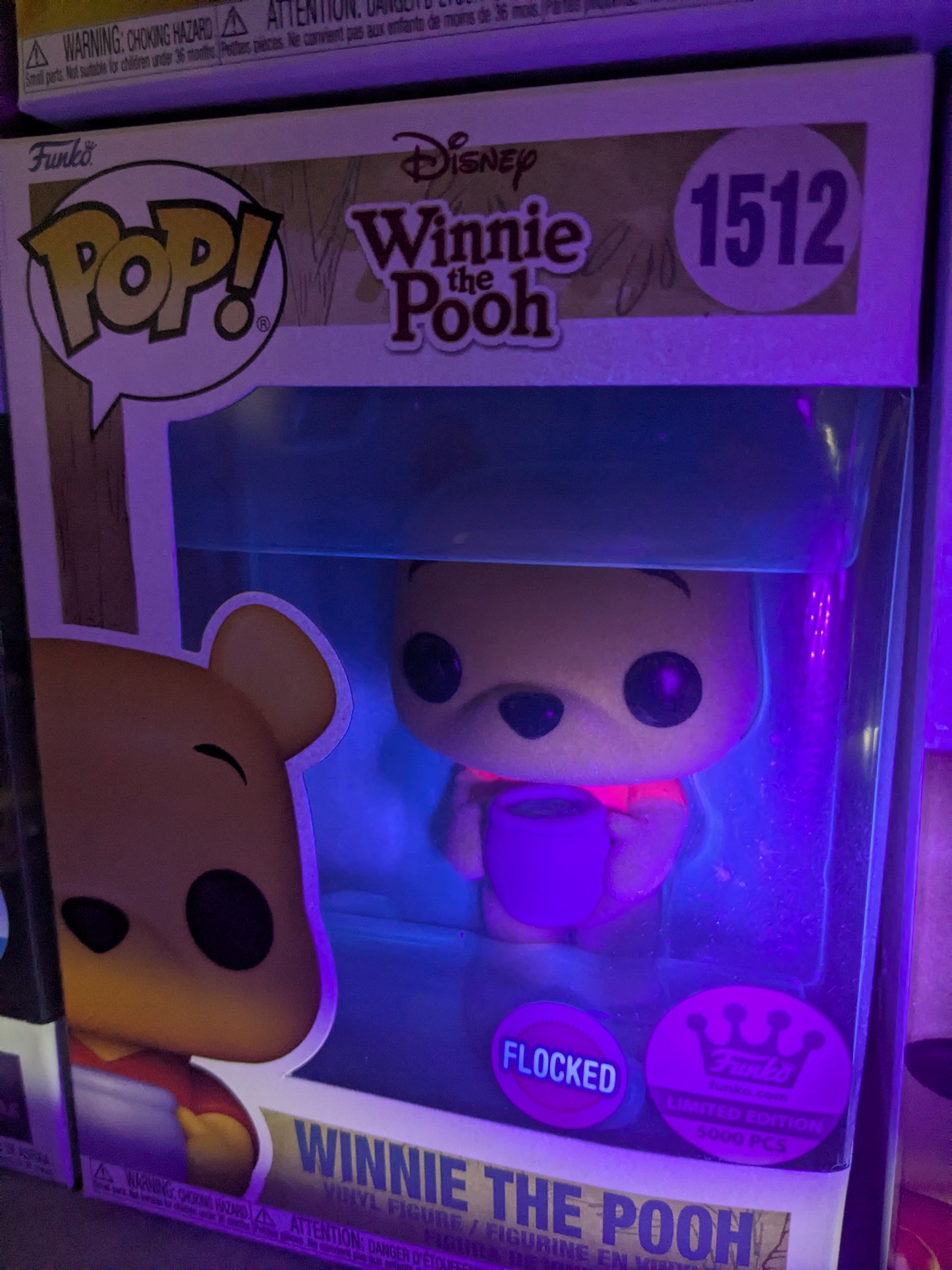 Funko pop 1512 : Winnie the Pooh (Flocked / Damaged Box)