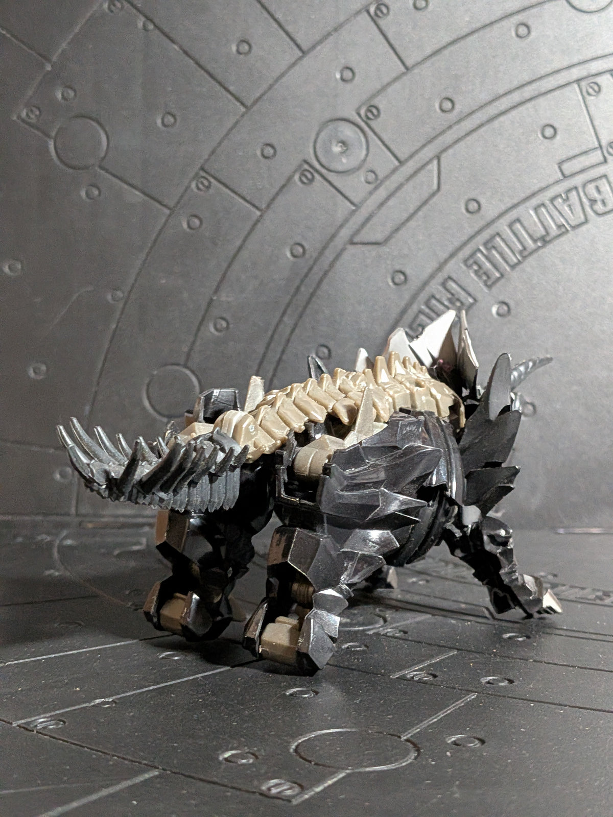Transformers Age of Extinction - Deluxe Class : Black Knight Slug