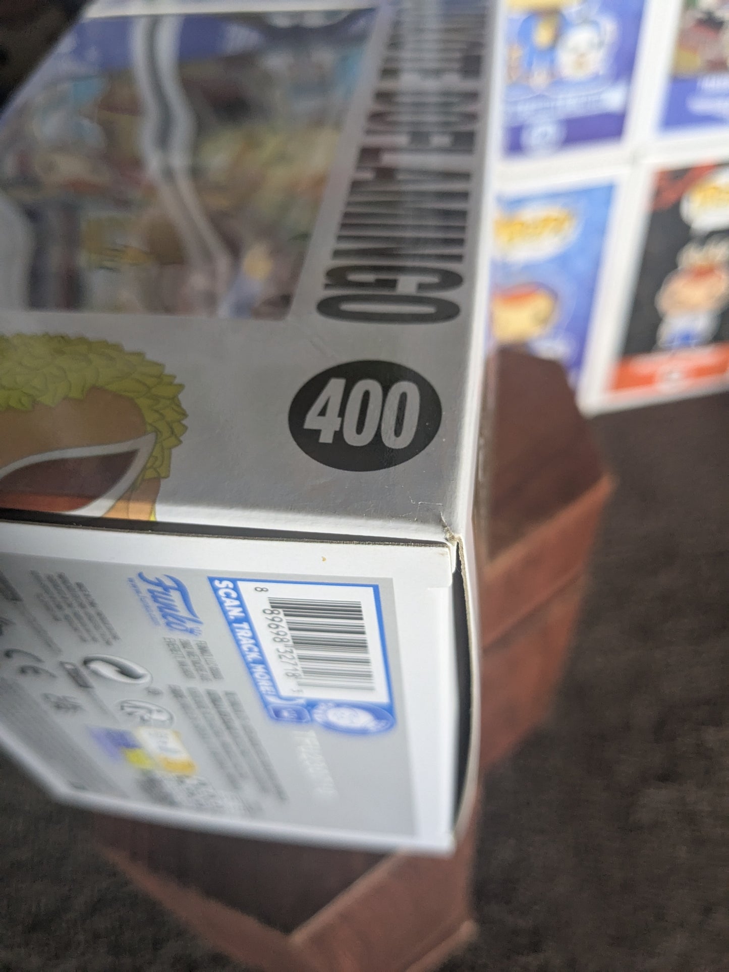 Funko pop 400 : Donquixote Doflamingo (Damaged Box)