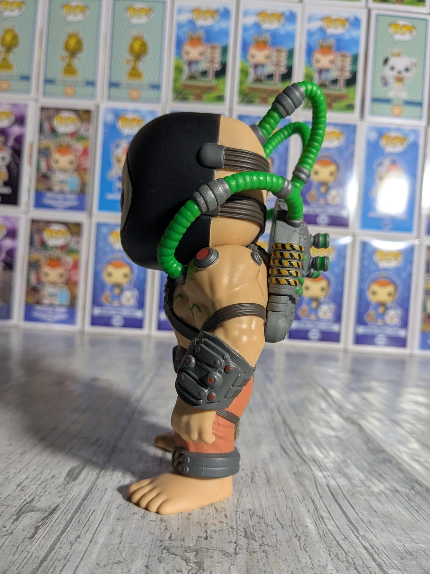 Funko pop Heroes #532 - Bane (GameStop Exclusive/ Glow in The Dark/ Damaged Box/ Damaged Plastic/ Opened)