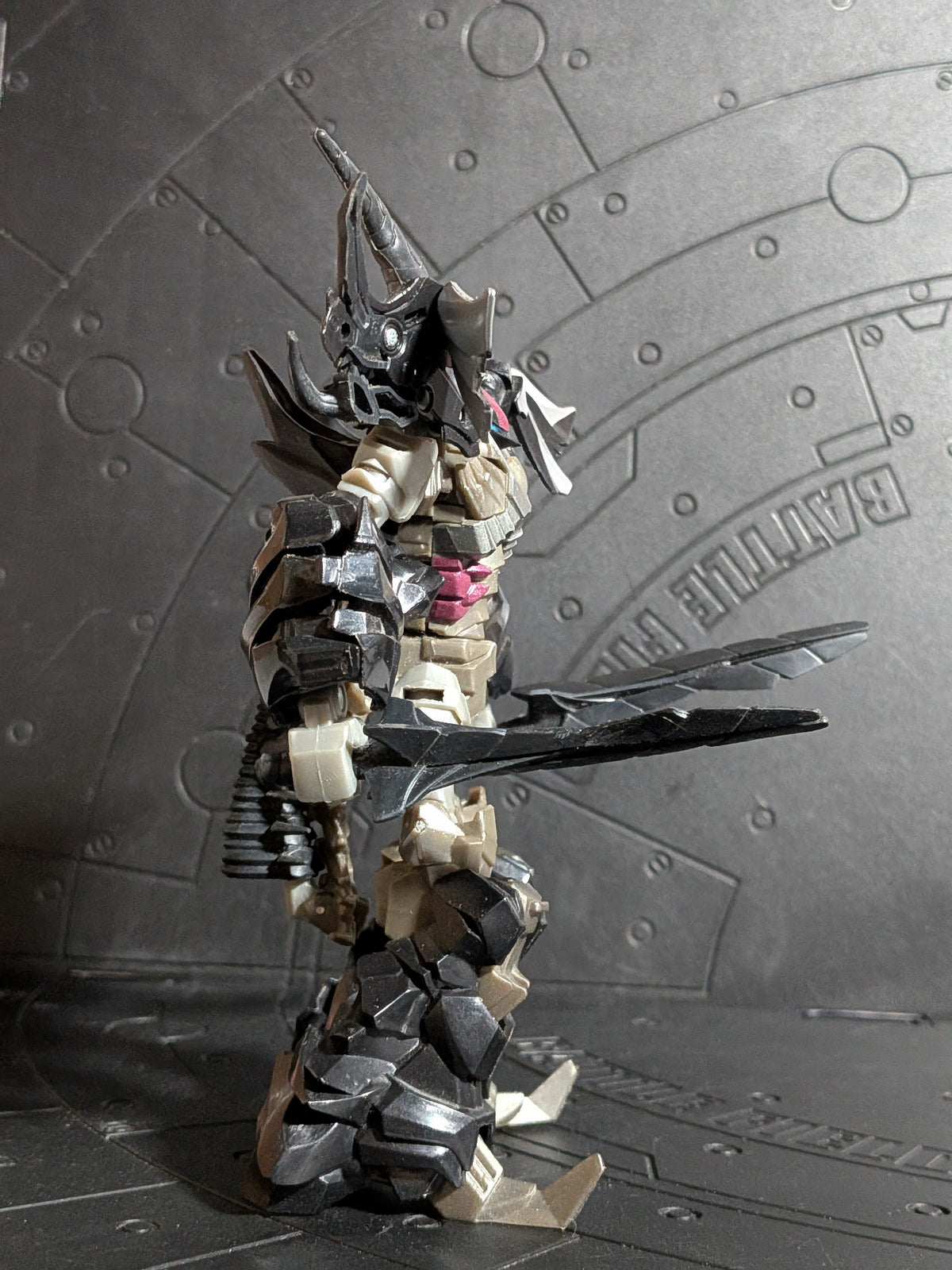 Transformers Age of Extinction - Deluxe Class : Black Knight Slug