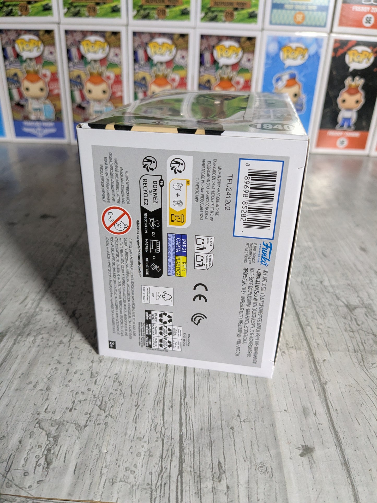 Funko pop Naruto Shippuden #1940 - Sasuke Uchiha Sasuke's Paw Encyclopedia (WC2025)