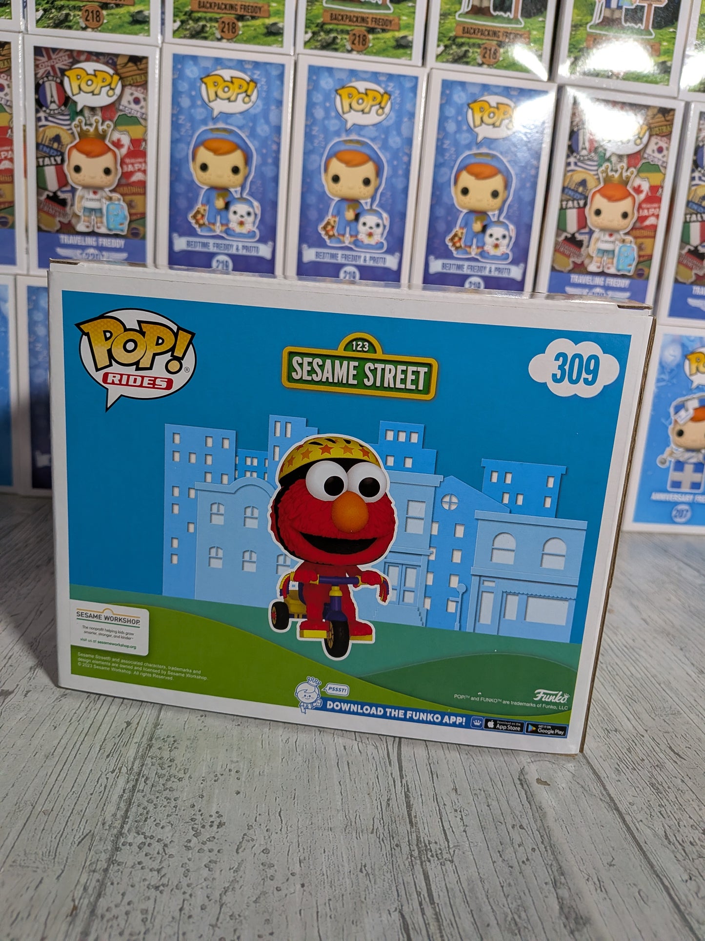 Funko Pop Sesamstraße Nr. 309 – Elmo auf dem Dreirad (beflockt)