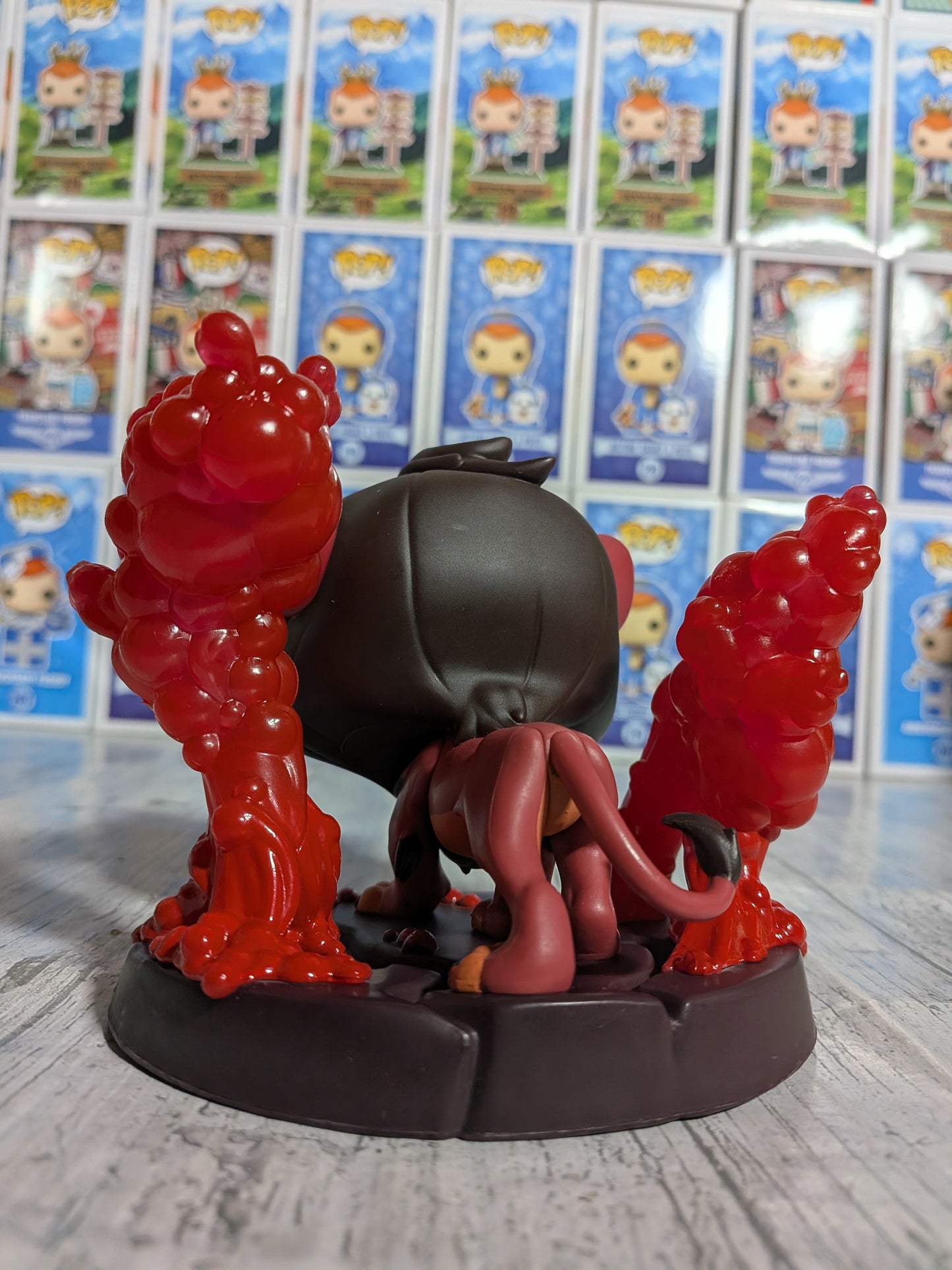 Funko Pop Disney Der König der Löwen #544 - Scar mit Flammen (Chase / Zerstörte Box / Plastik)