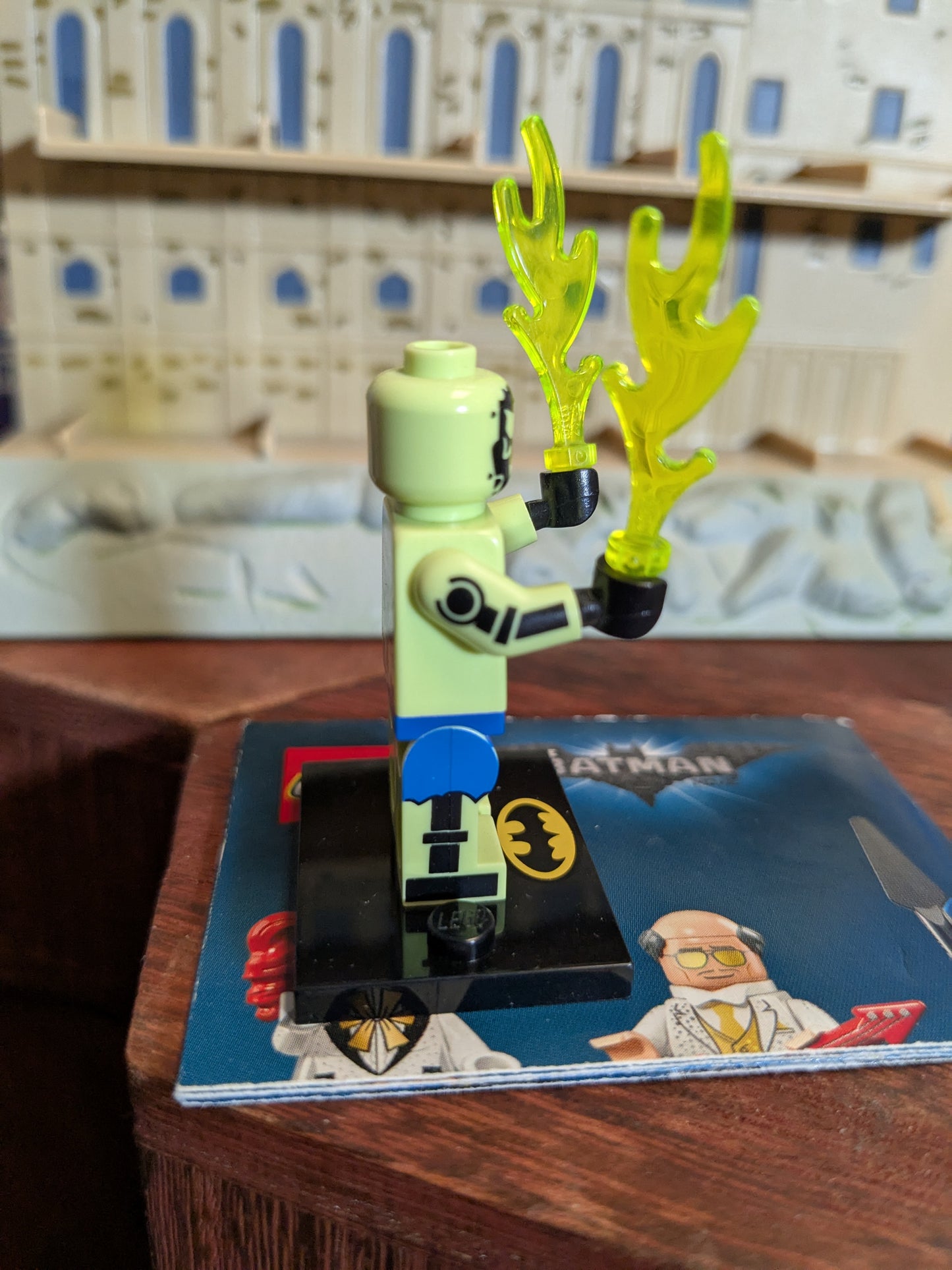 Lego Minifigures : Dr Phosphorus
