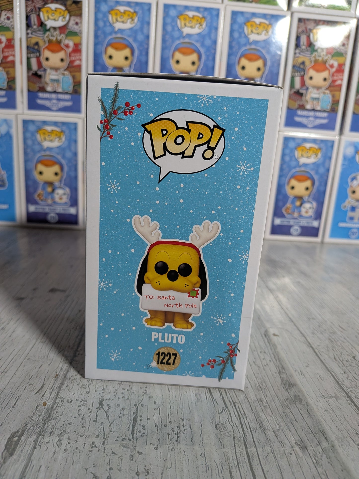 Funko pop Disney #1227 - Pluto (Flocked)