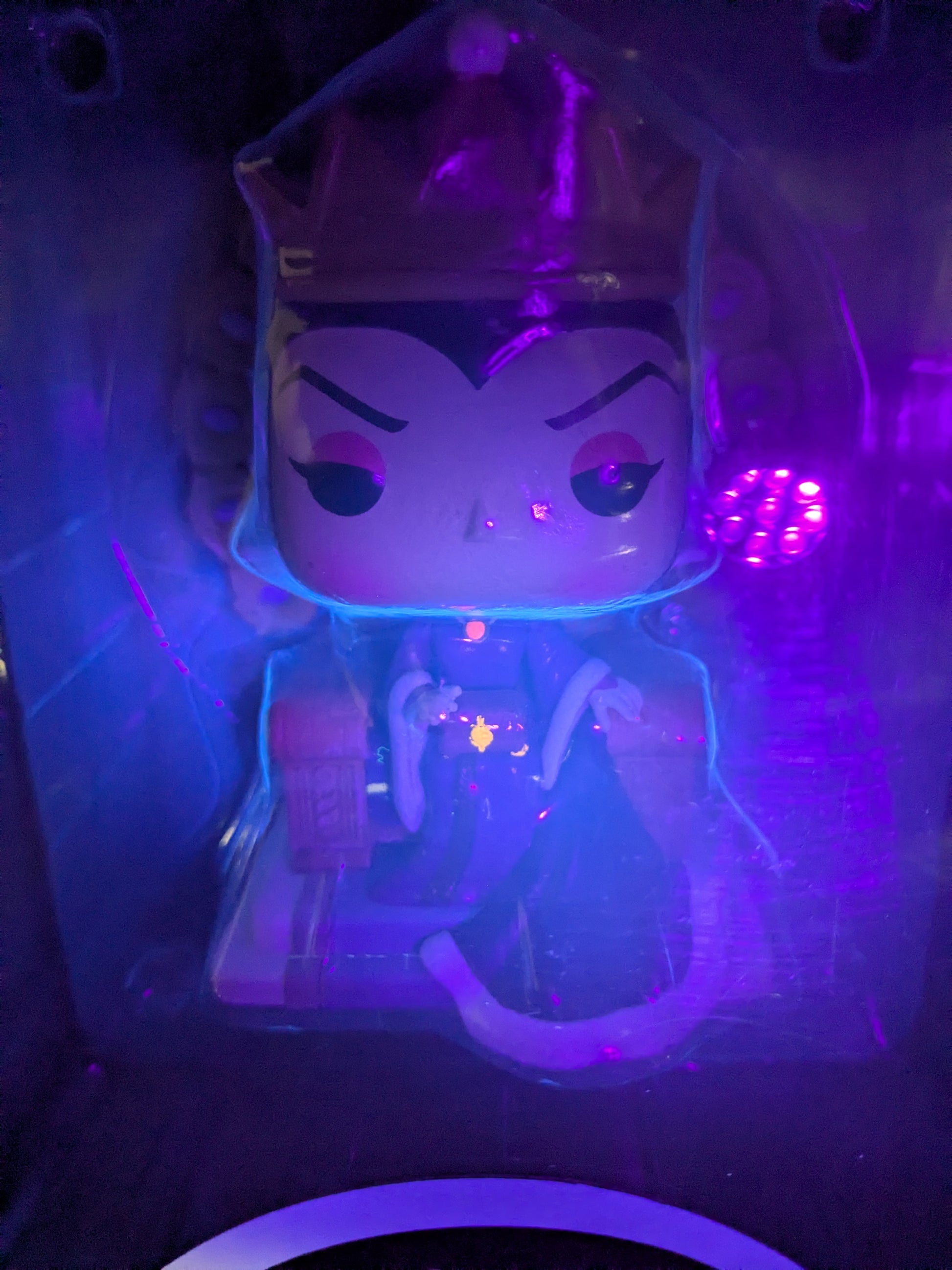 Funko pop 1088 : Evil Queen on Throne - CapyToys