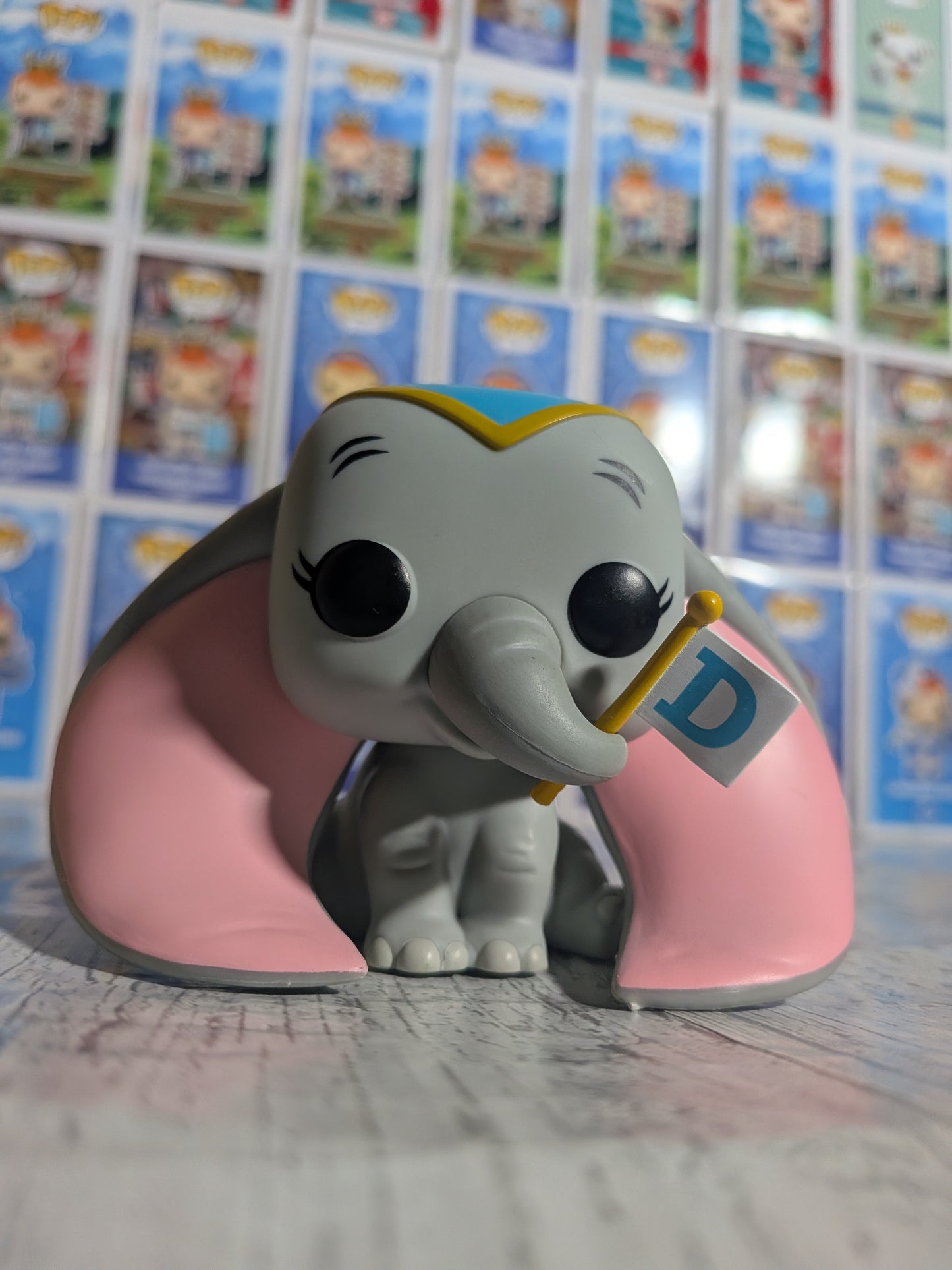 Funko Pop Disney #1535 - Dumbo mit Fahne (Geöffnet/Beschädigte Verpackung)