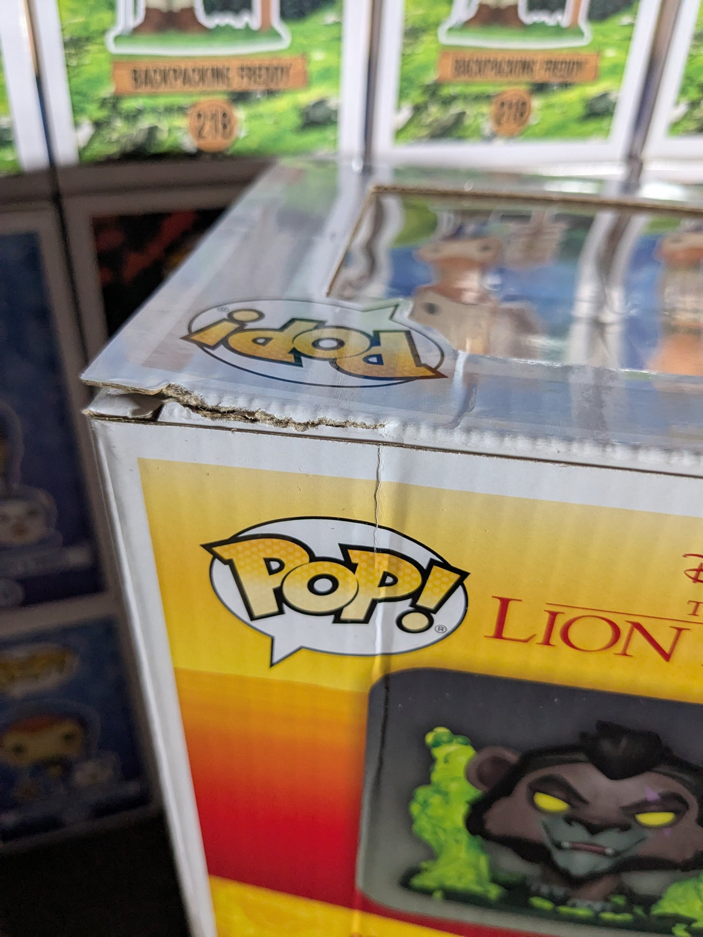 Funko pop 544 : Scar with Flames (Chase / Destroyed Box/ Plastic)