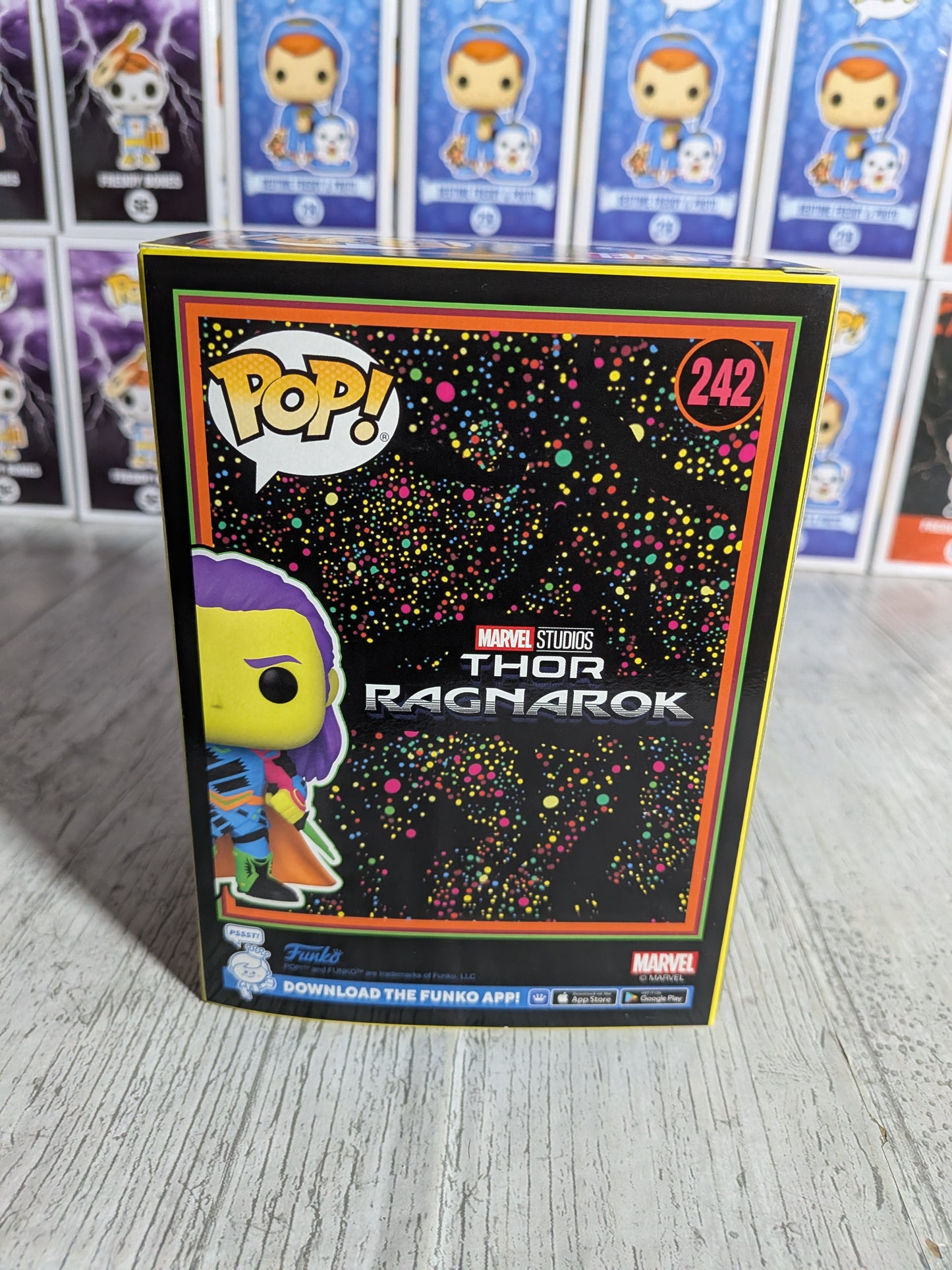 Funko Pop Marvel Studios Thor Ragnarok #242 - Loki (Blacklight)