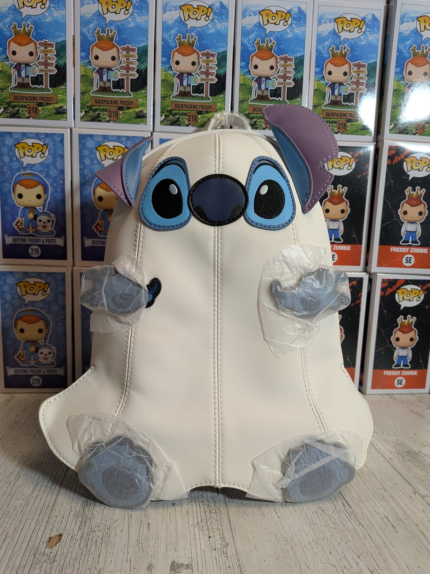 Loungefly Disney - Stitch Geisterkostüm Figur Leuchtender Mini-Rucksack 👻