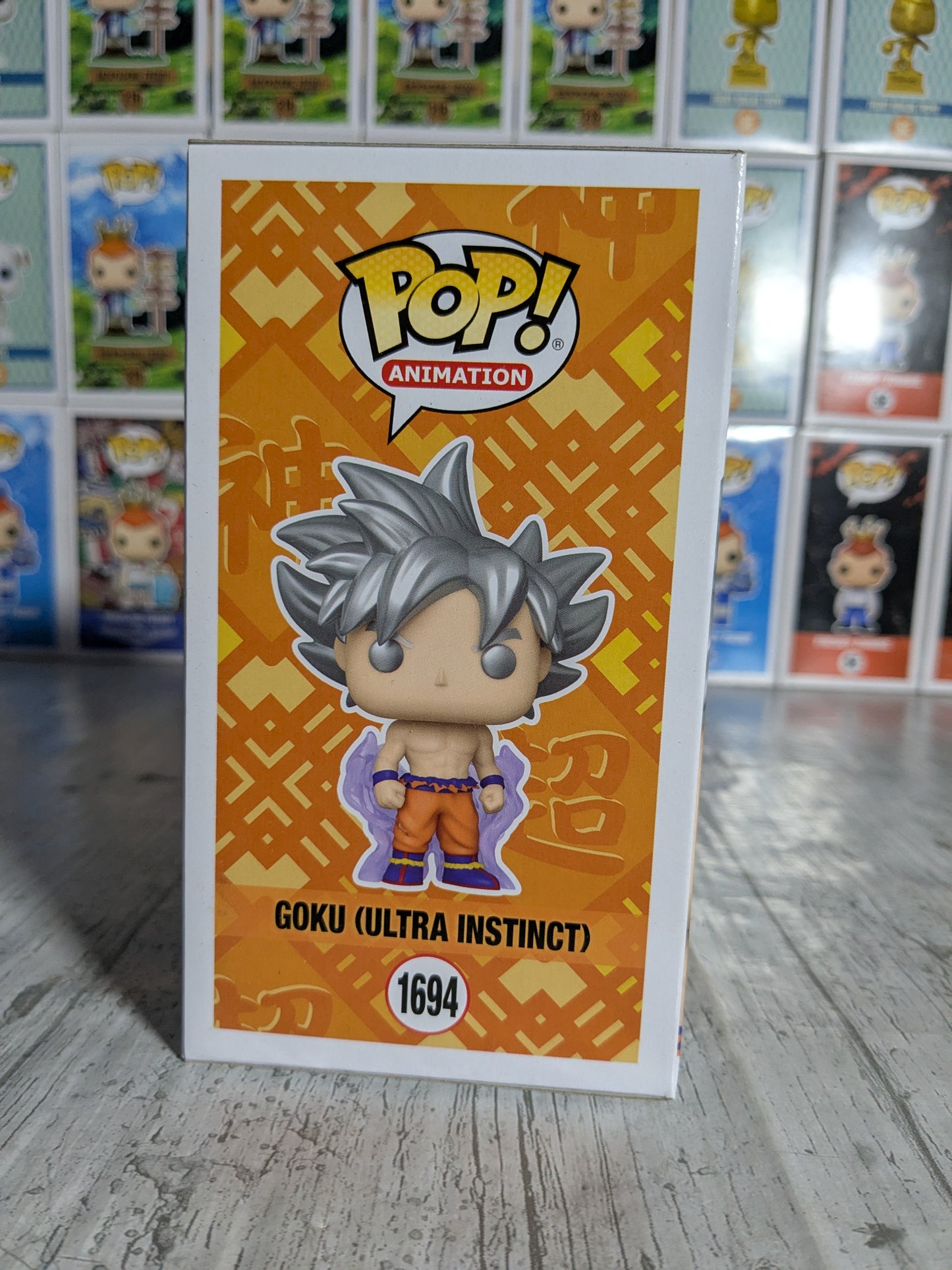 Funko pop 1694 : Goku (Ultra instinct) (Glow)