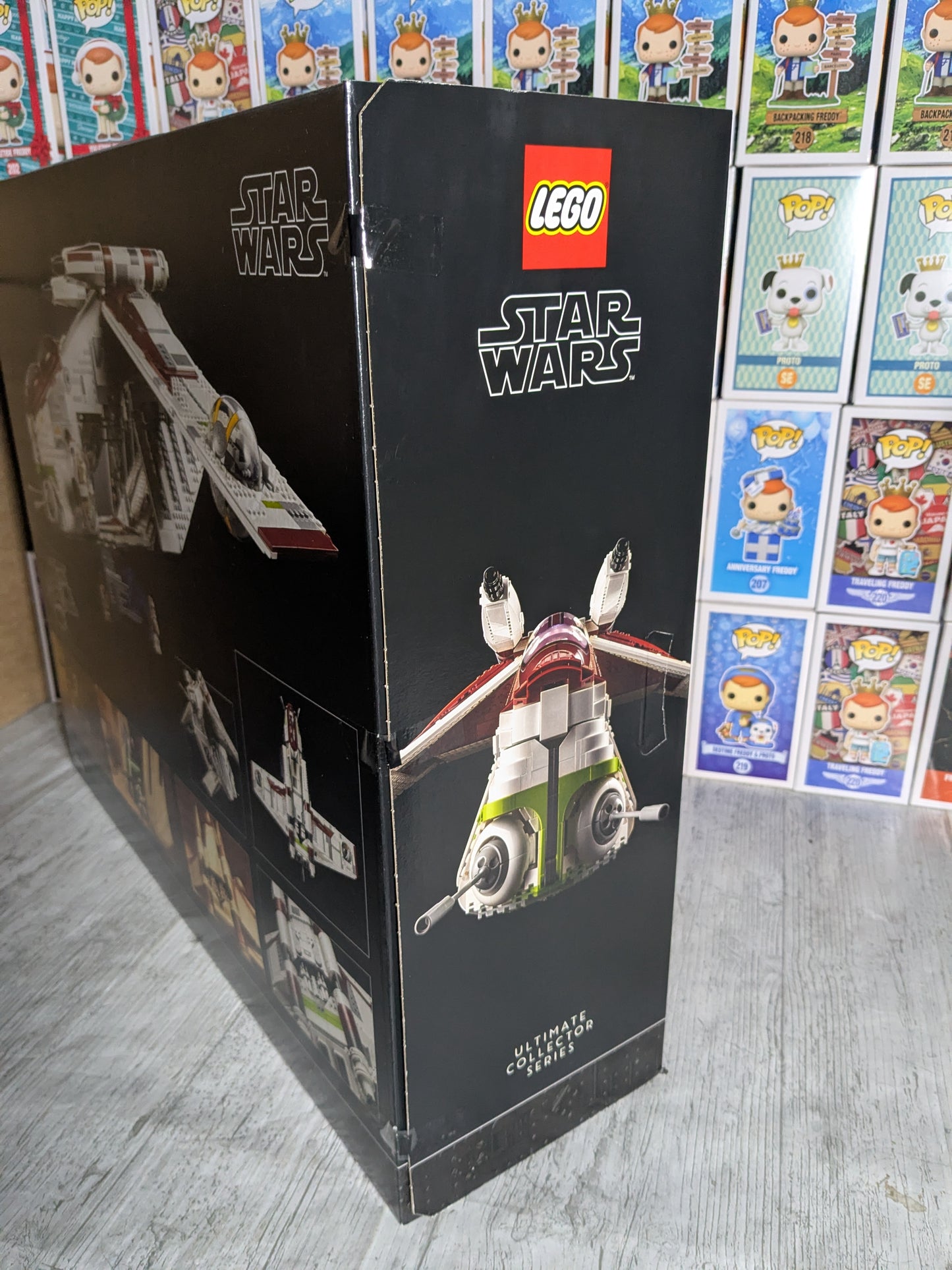 LEGO Star Wars #75309 - Republican Gunship Ultimate Collector Series