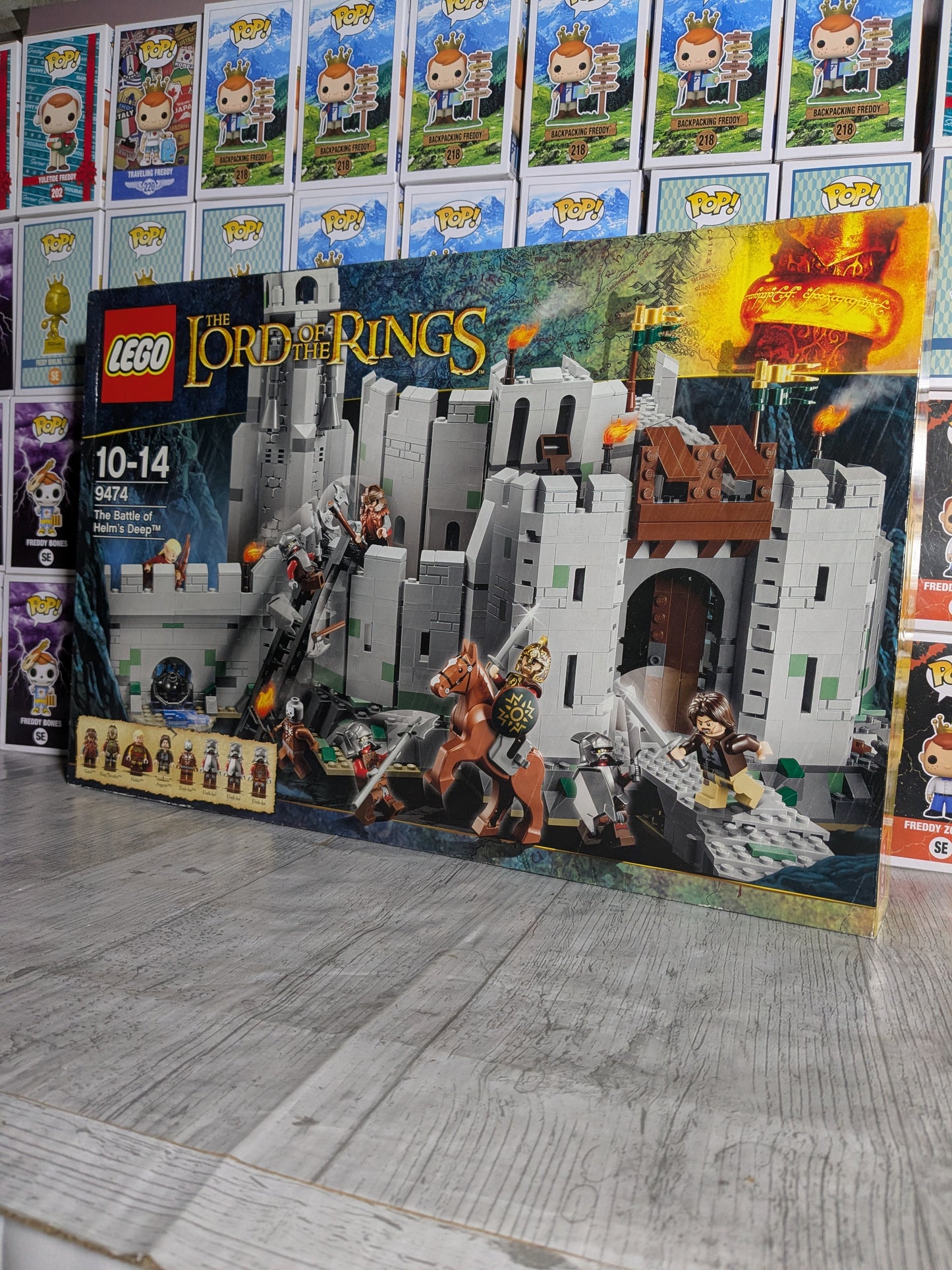 LEGO The Lord of the Rings #9474 - The Battle of Helm's Deep (Damaged Box)