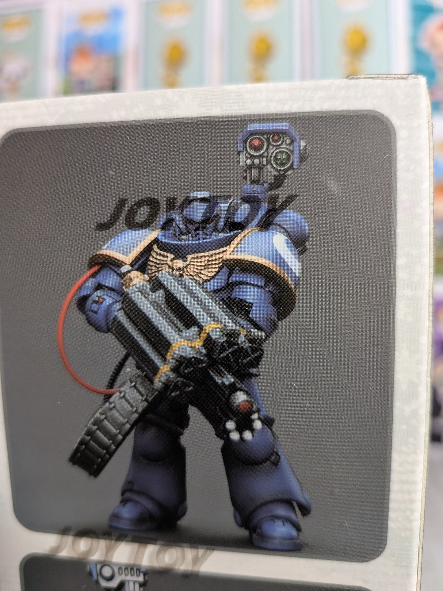 JoyToy Warhammer 40k - Ultramarines Desolation Marine mit Superfrag-Raketenwerfer (12,1cm)
