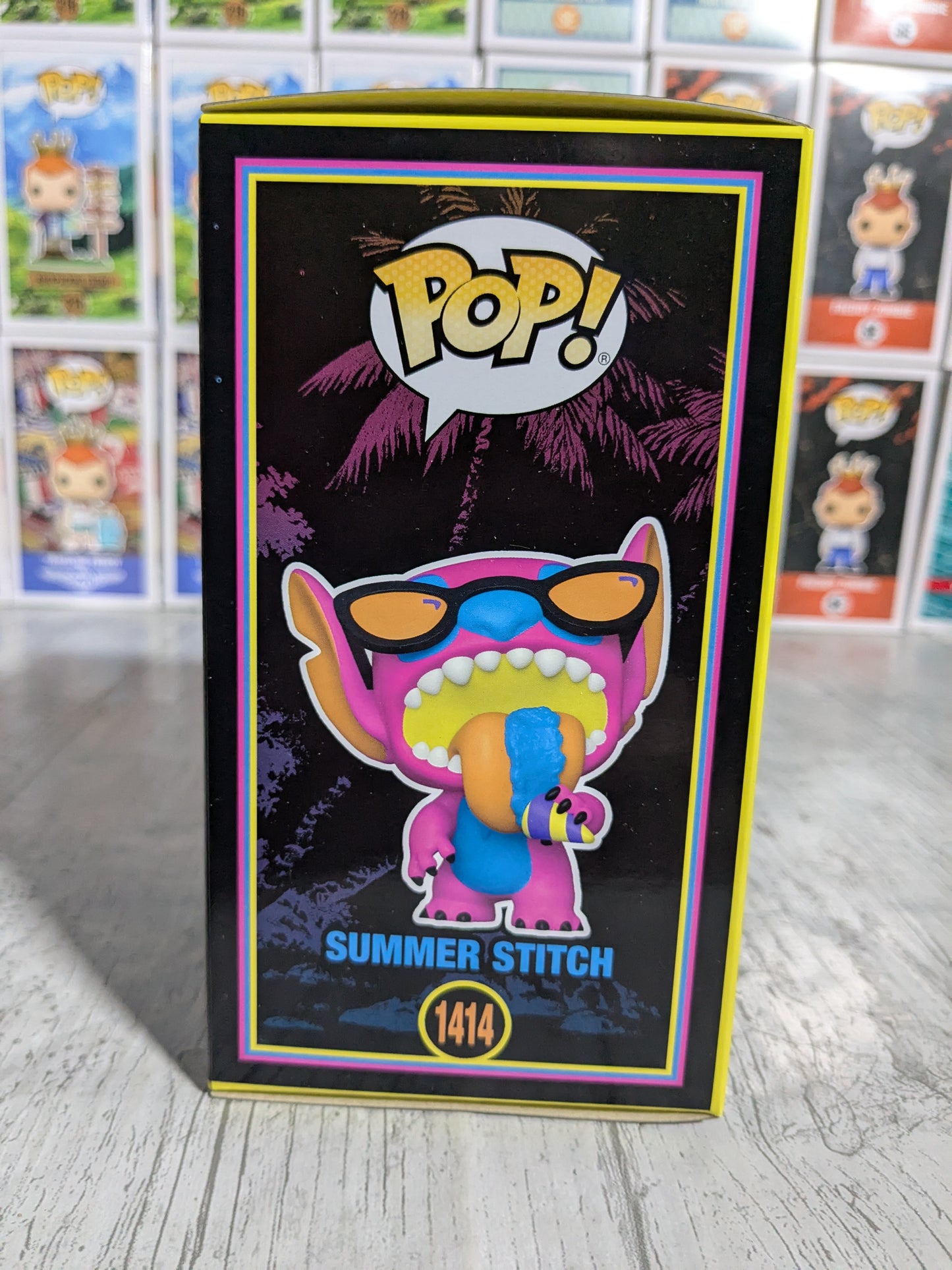 Funko pop 1414 : Summer Stitch (Blacklight)