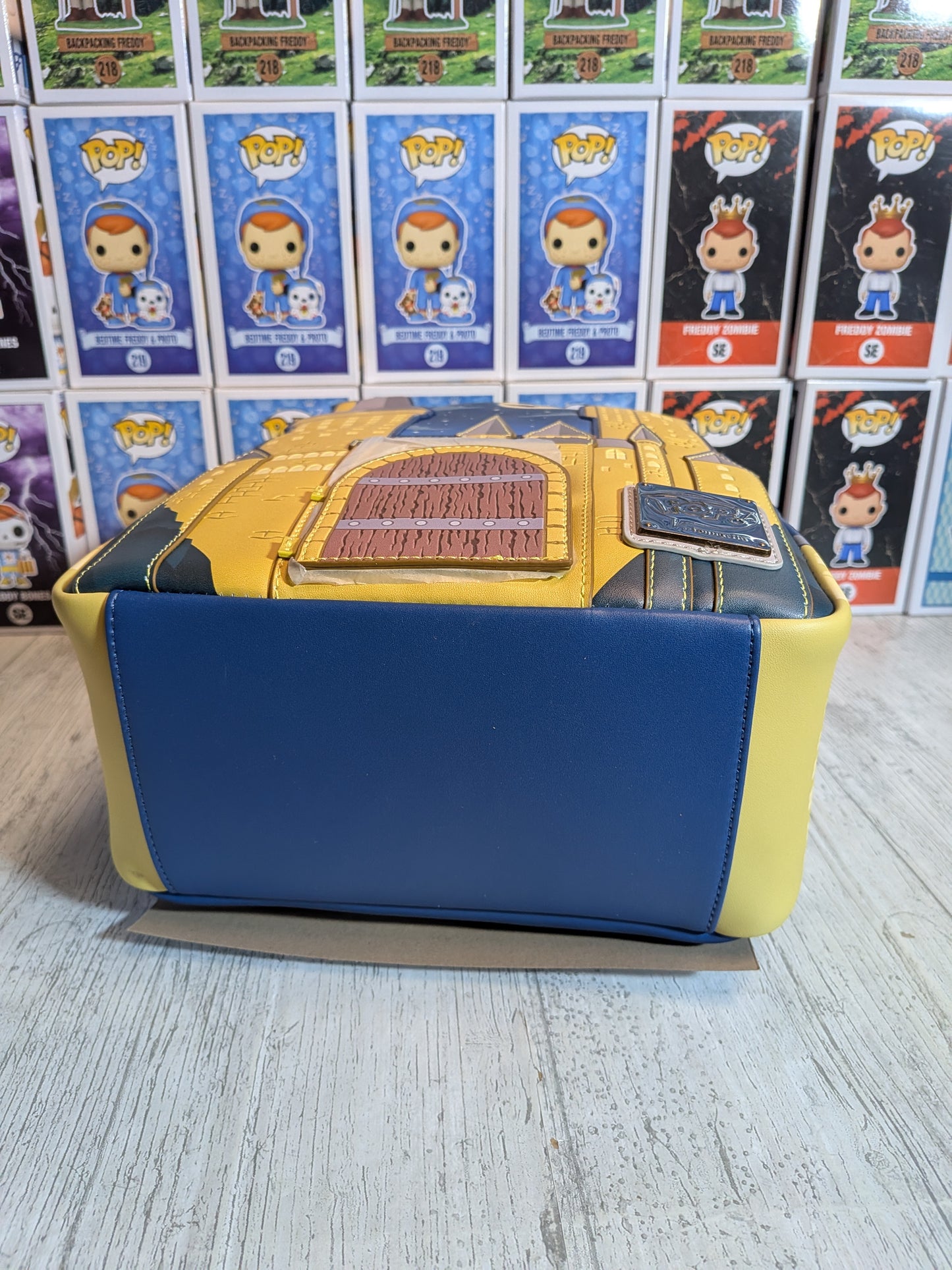 Loungefly - Harry Potter Hogwarts Schloss Mini Rucksack & Funko Pop 15 - Albus Dumbledore (Golden) 🪄