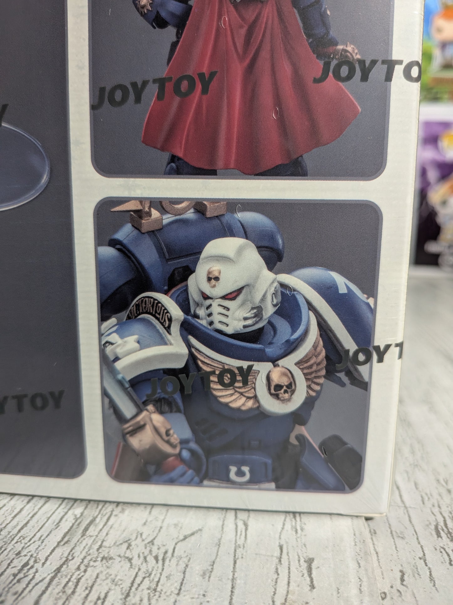 JoyToy Warhammer 40k - Ultramarines Primaris Captain (12cm)