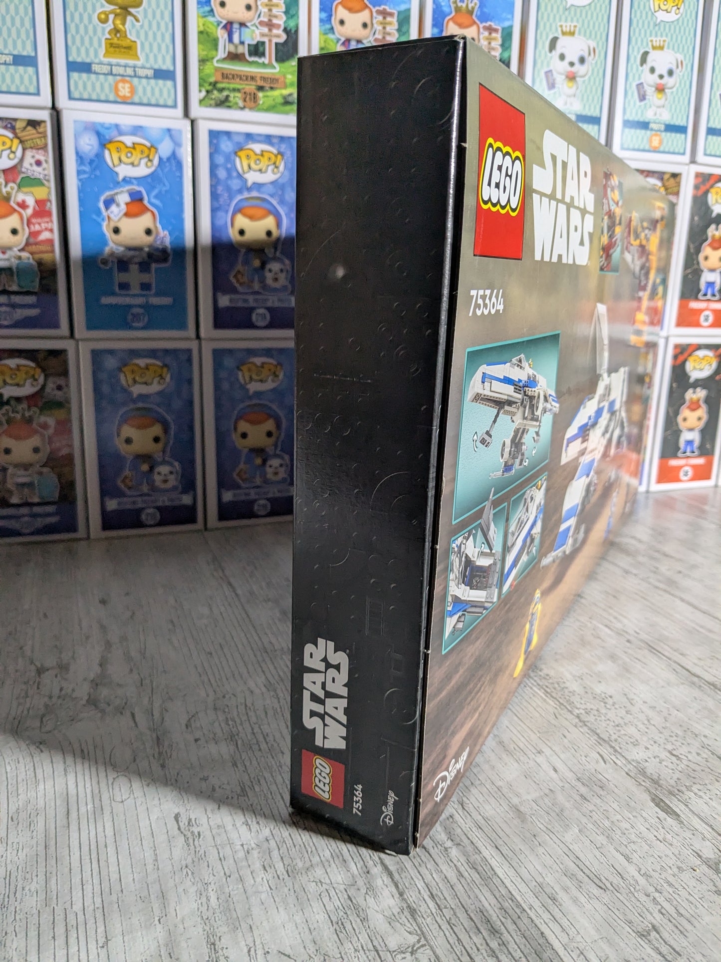 LEGO Star Wars #75364 – E-Wing der Neuen Republik gegen Shin Hatis Sternenjäger