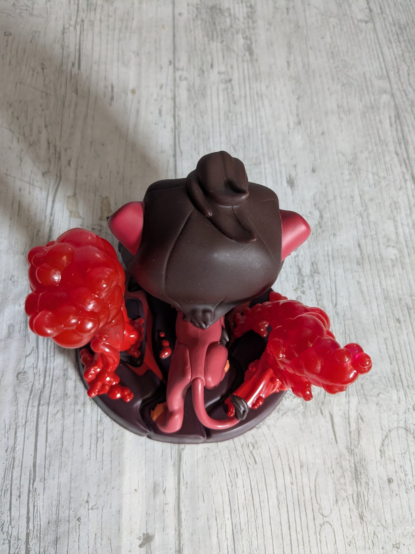 Funko pop 544 : Scar with Flames (Chase / Destroyed Box/ Plastic)
