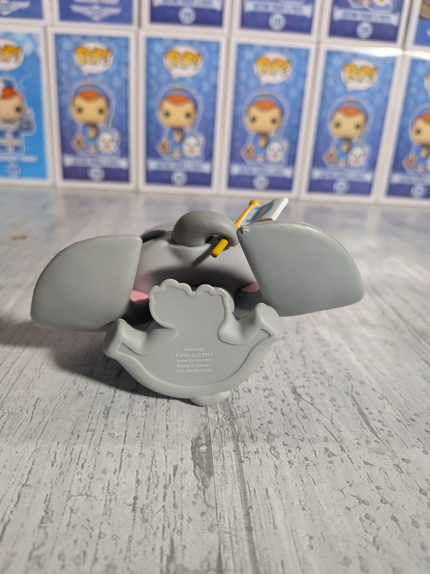 Funko Pop Disney #1535 - Dumbo mit Fahne (Geöffnet/Beschädigte Verpackung)