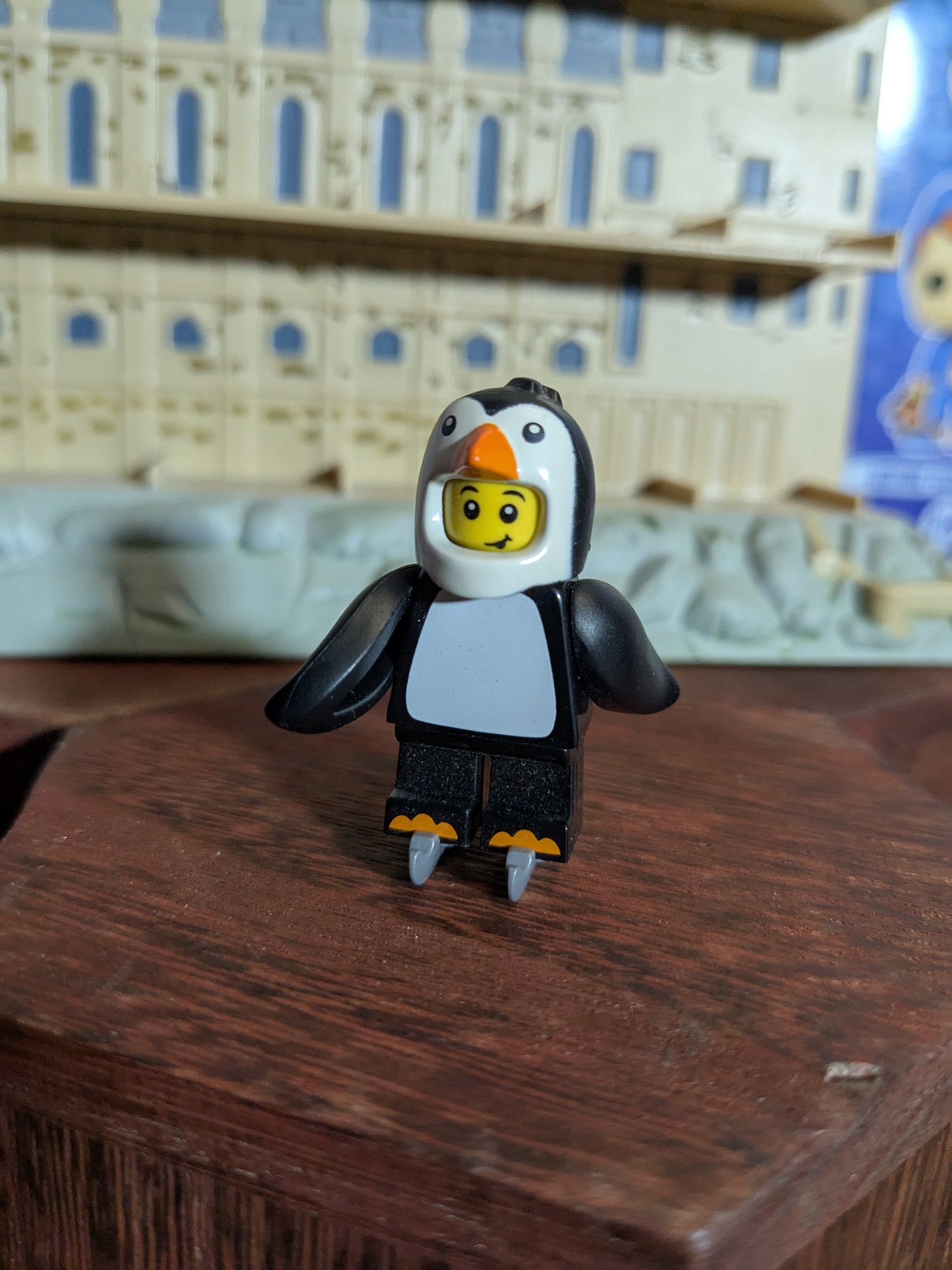 Lego Minifigures : Penguin Boy