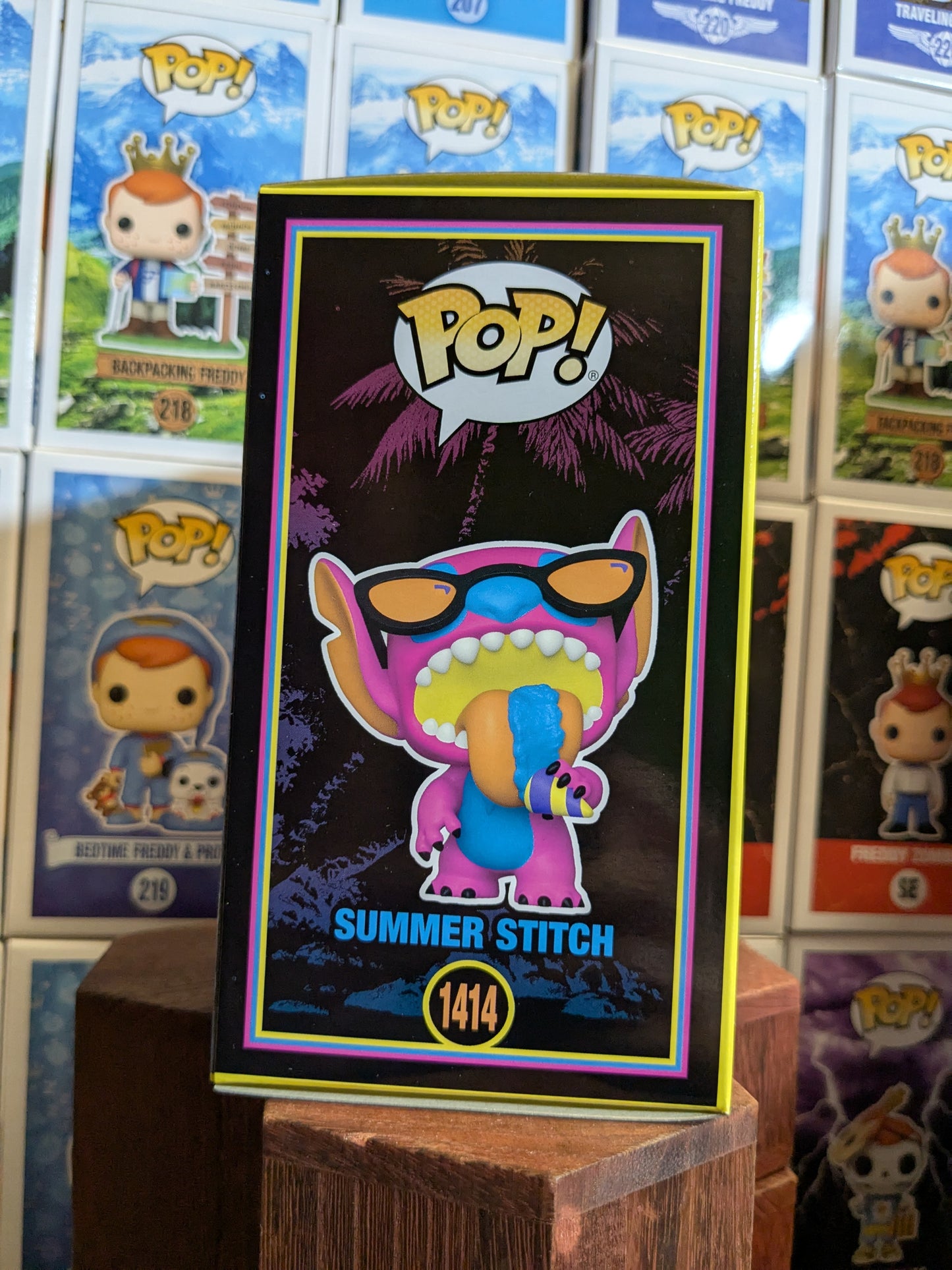 Funko pop 1414 : Summer Stitch (Blacklight)