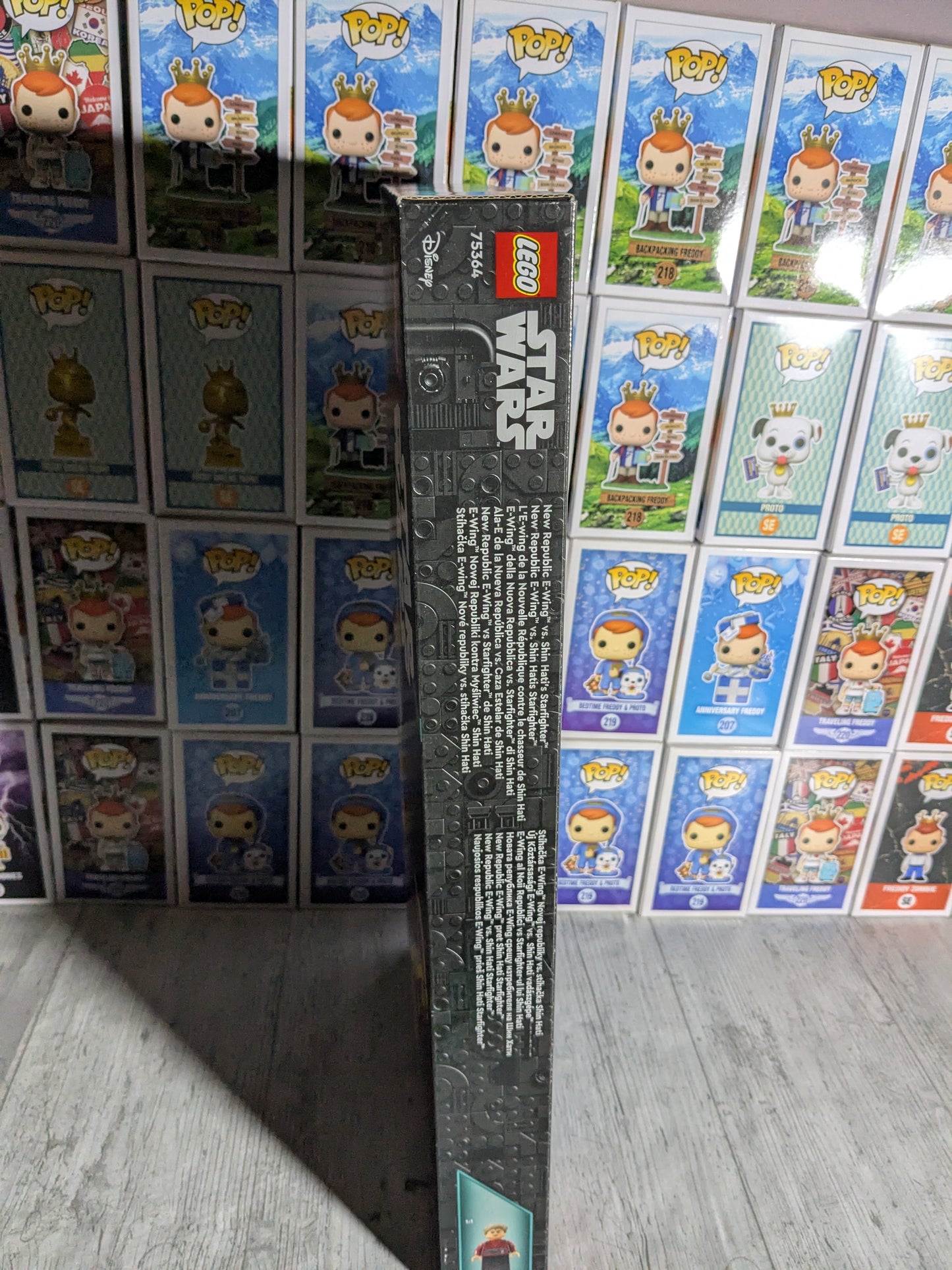 LEGO Star Wars #75364 – E-Wing der Neuen Republik gegen Shin Hatis Sternenjäger