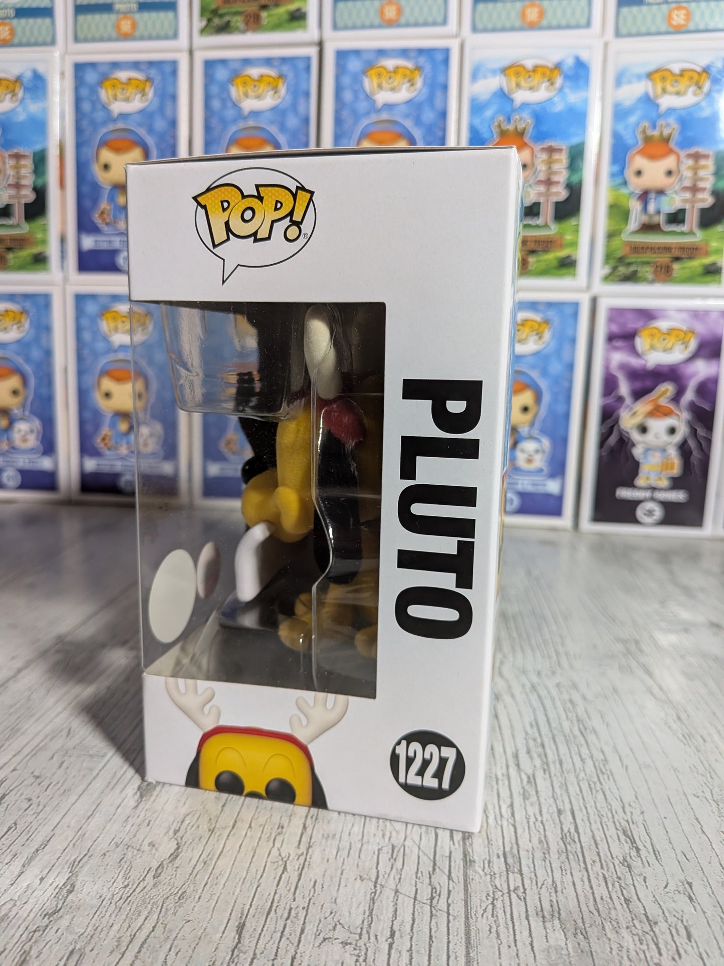 Funko Pop Disney #1227 - Pluto (Flocked)