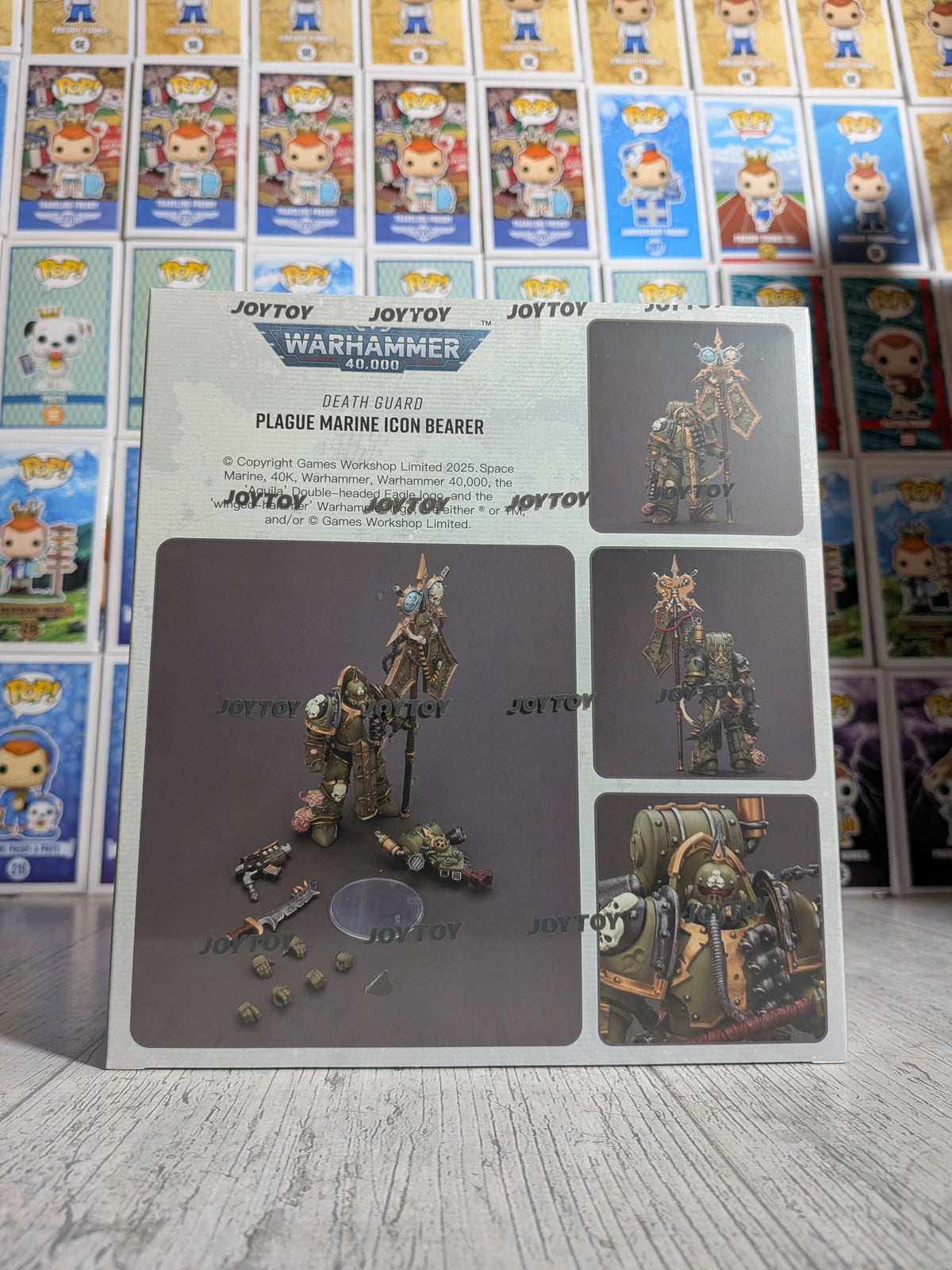 JoyToy Warhammer 40k - Death Guard Plague Marine Icon Bearer (12.2cm)
