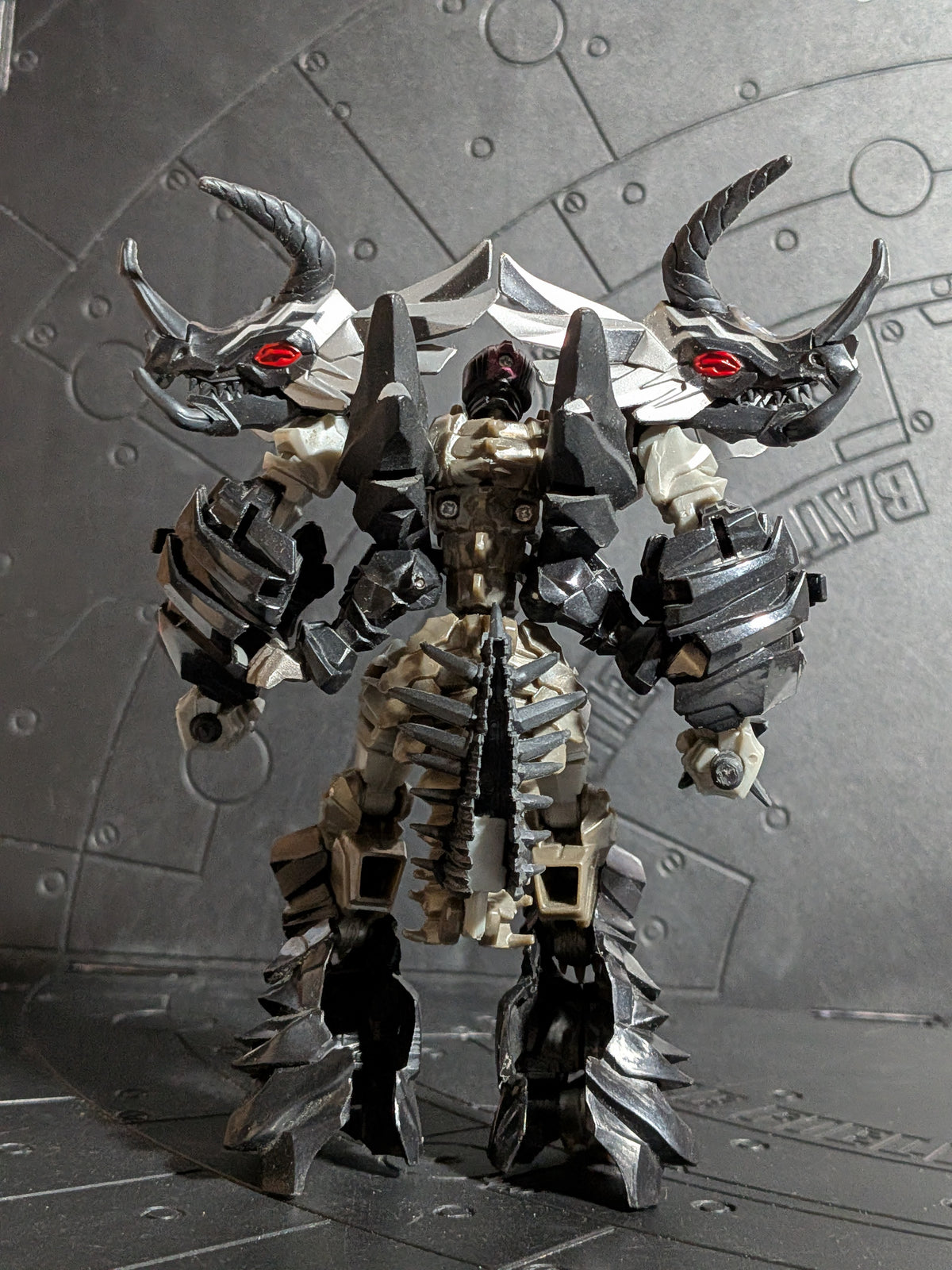 Transformers Age of Extinction - Deluxe Class : Black Knight Slug