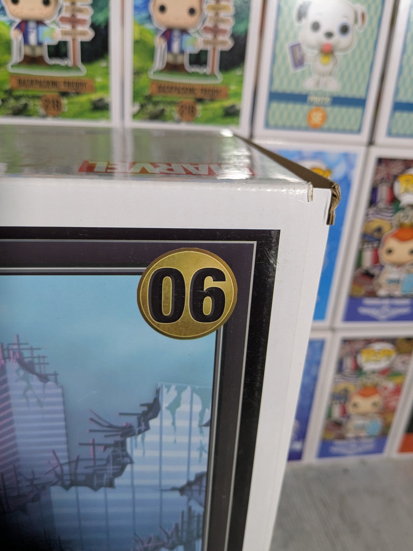 Funko pop Deluxe Marvel Studios Loki #06 - The Void (Damaged Box)