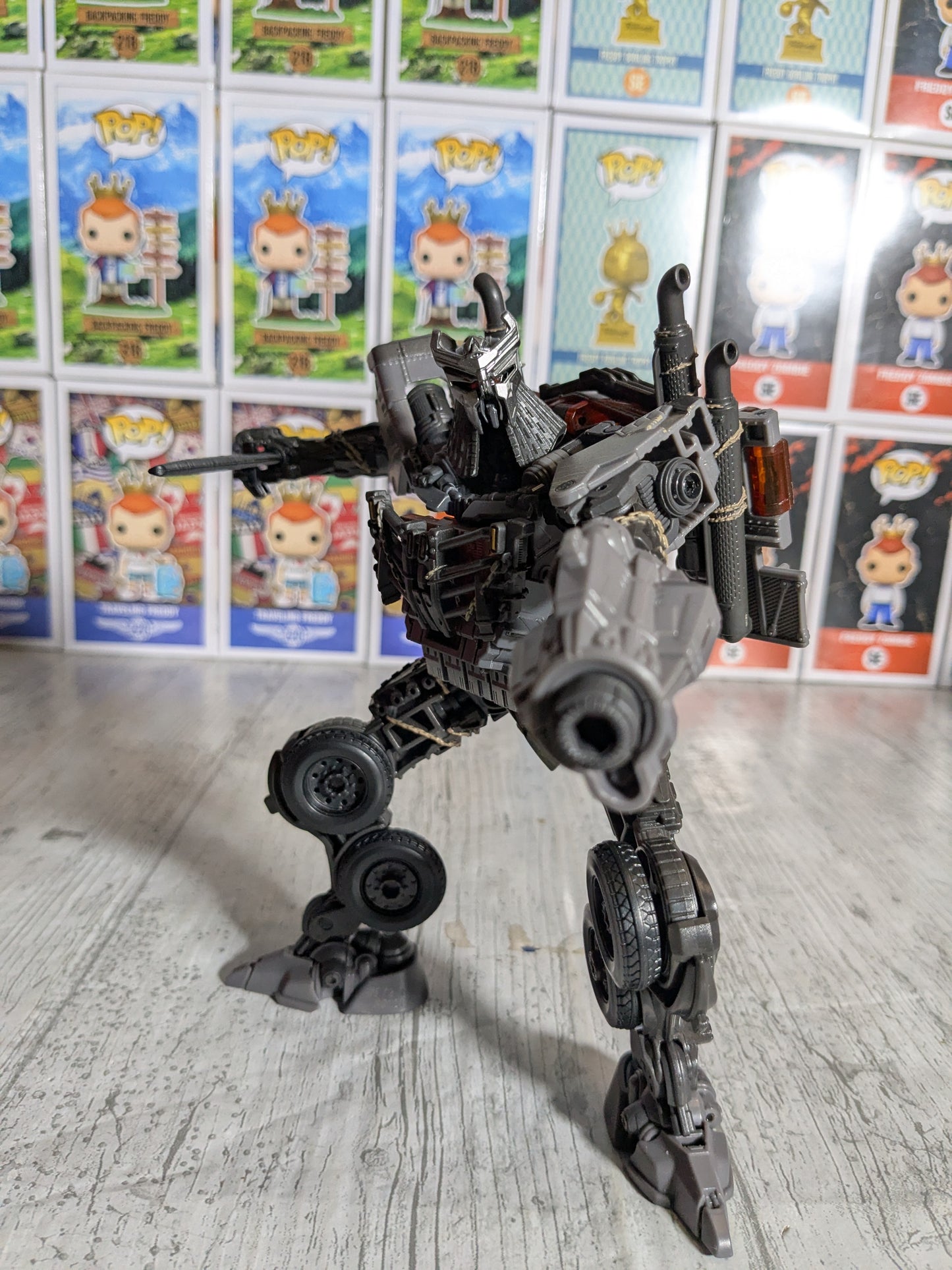 Studio Series 101 : Scourge