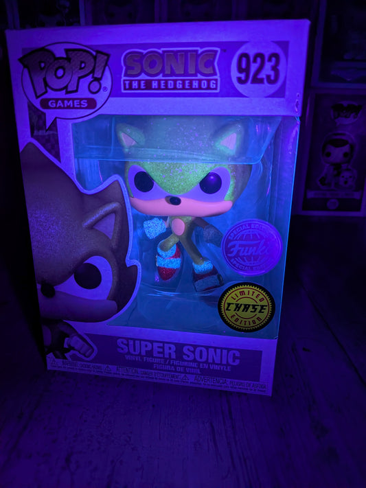 Funko pop Sonic the Hedgehog #923 - Super Sonic (Chase)