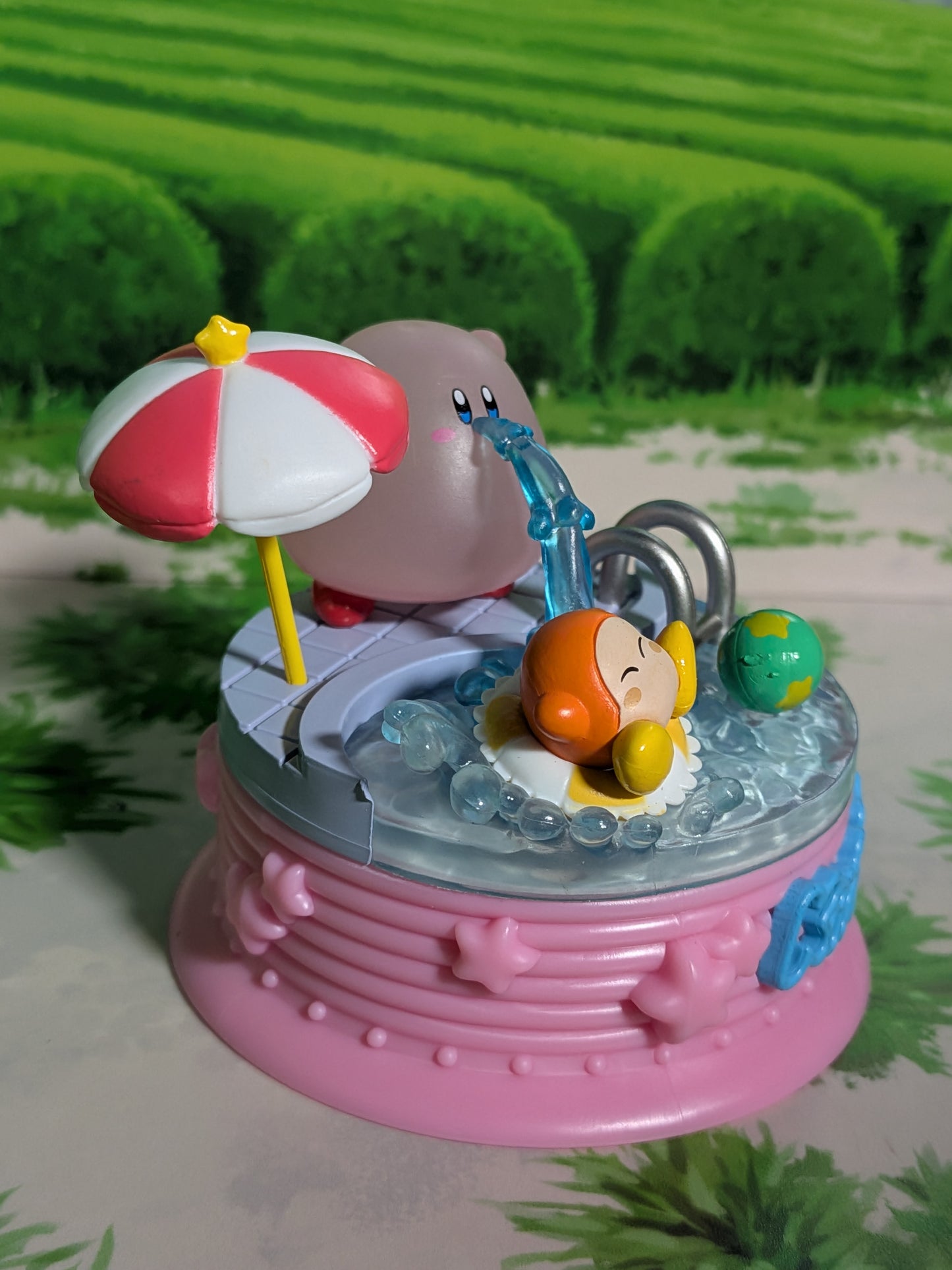 Re-Ment - Kirby in Pop City!! - On s'amuse bien dans l'eau !
