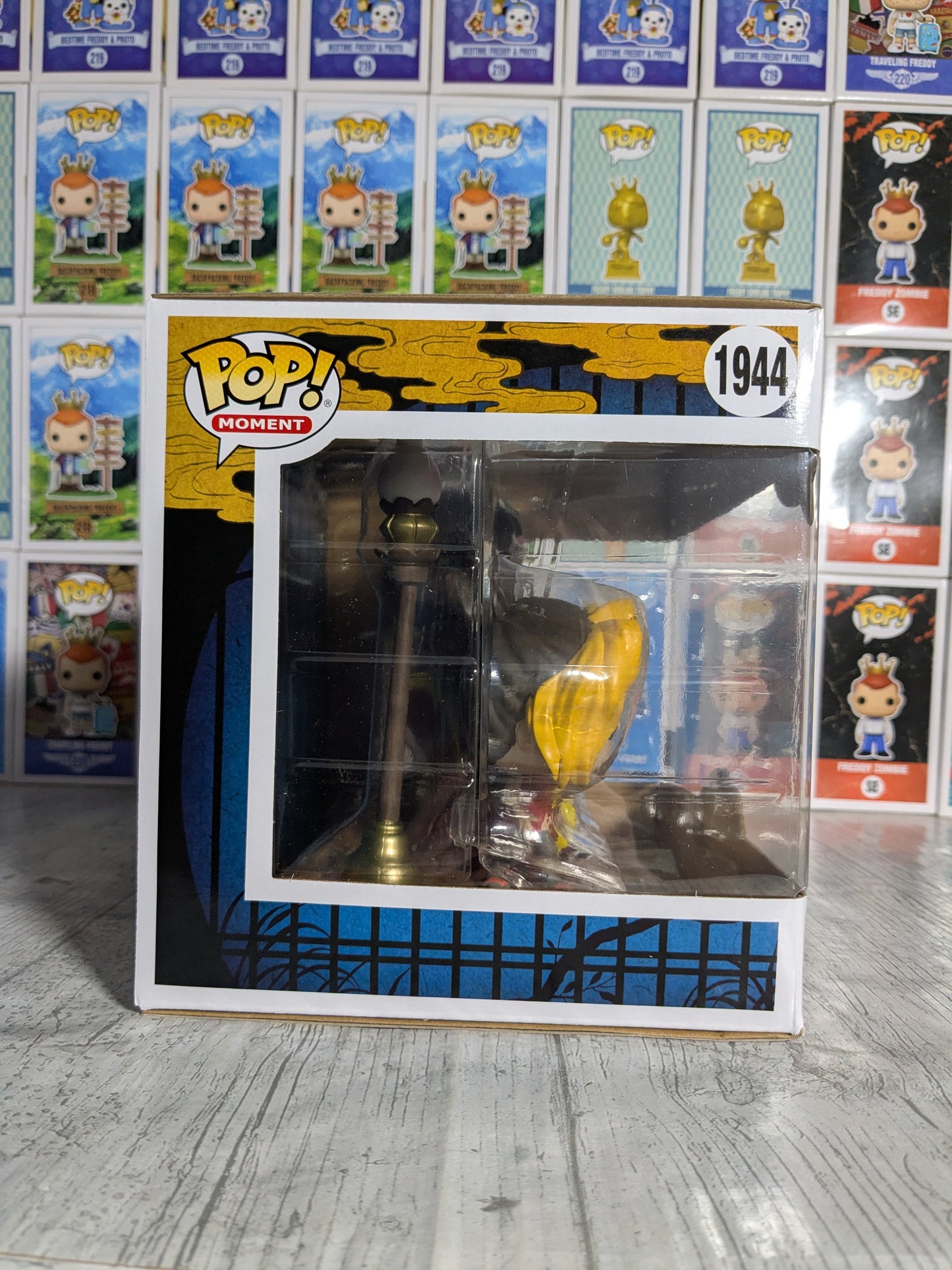 Funko pop Demon Slayer #1944 - Tengen with his Wives (SC2025/Opened/Damaged Box)