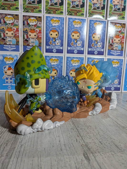 Funko pop Dragon Ball Z - Perfect Cell vs Father-Son Kamehameha (Opened/Damaged Plastic-Box)