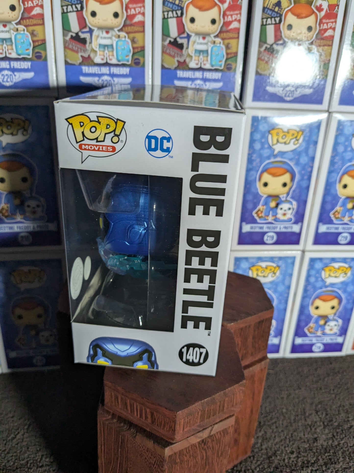 Funko pop 1407 : Blue Beetle (Glow)