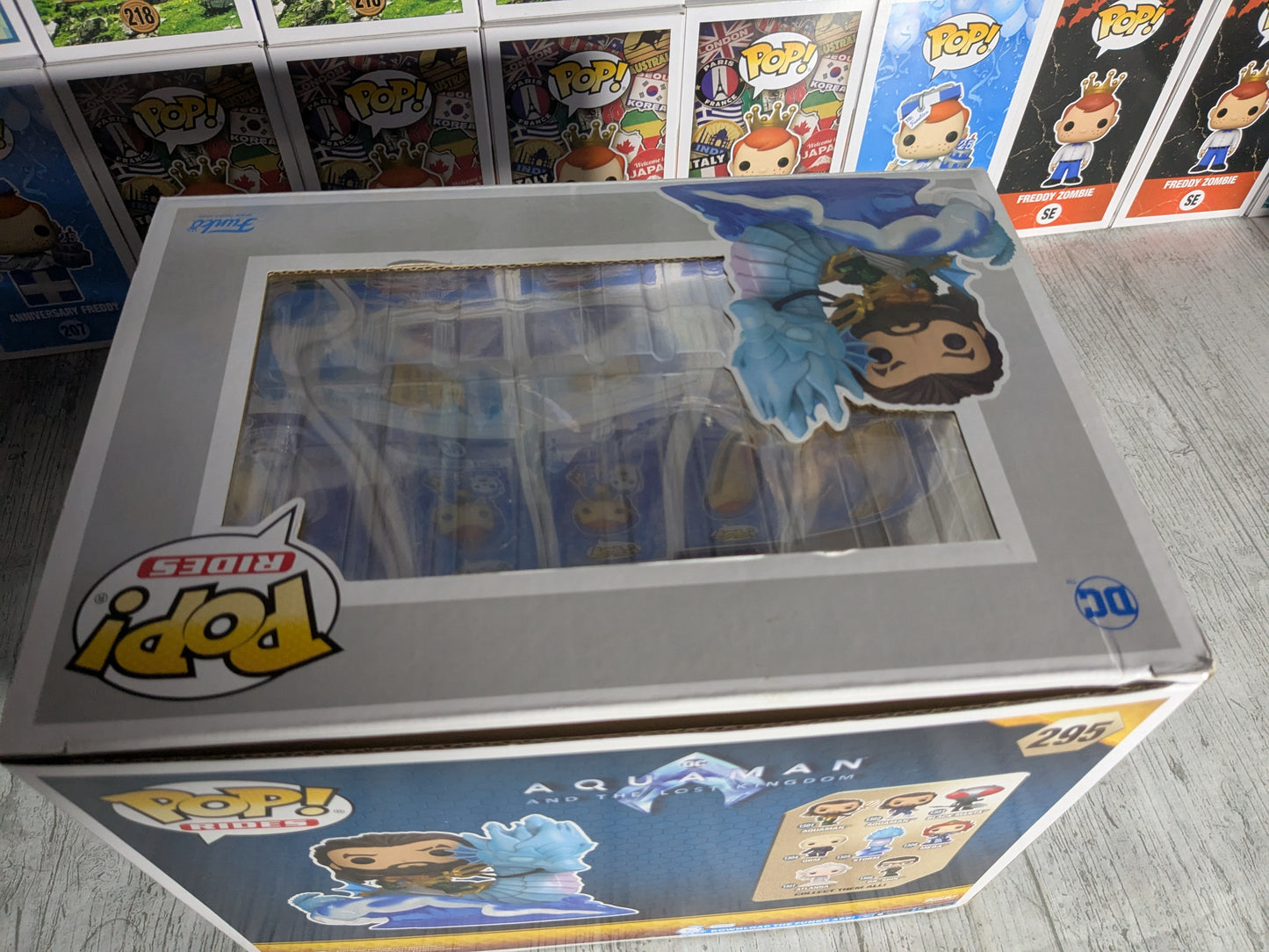 Funko pop 295 : Aquaman and Storm (Damaged Box/Opened)